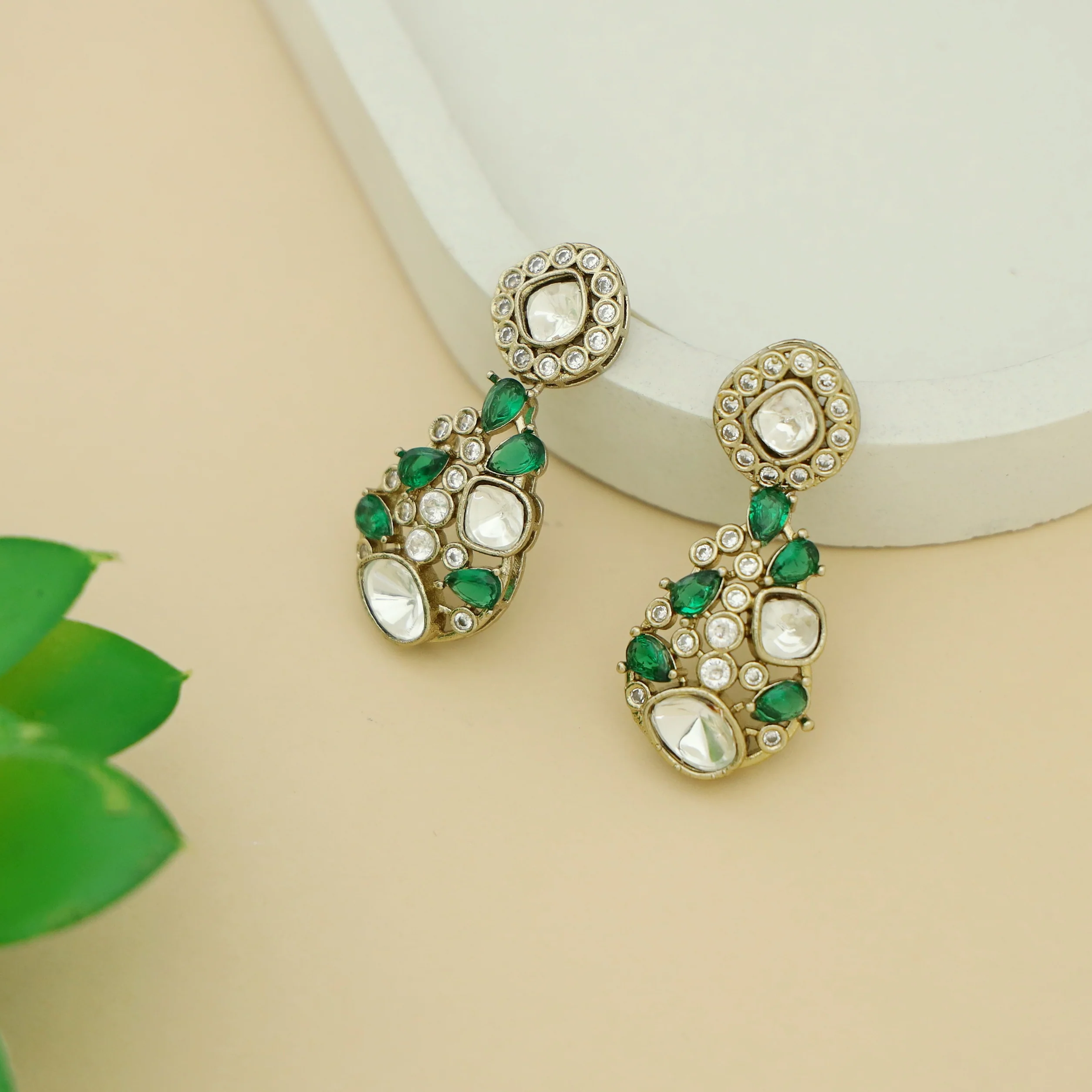 Saadhvi Kundan Glossy Stone Earring - Image 6