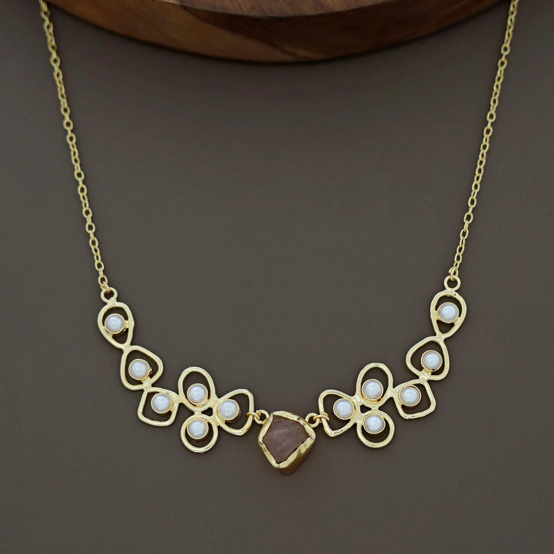 Sabera Raw Stone Pearl Neckpiece - Image 3