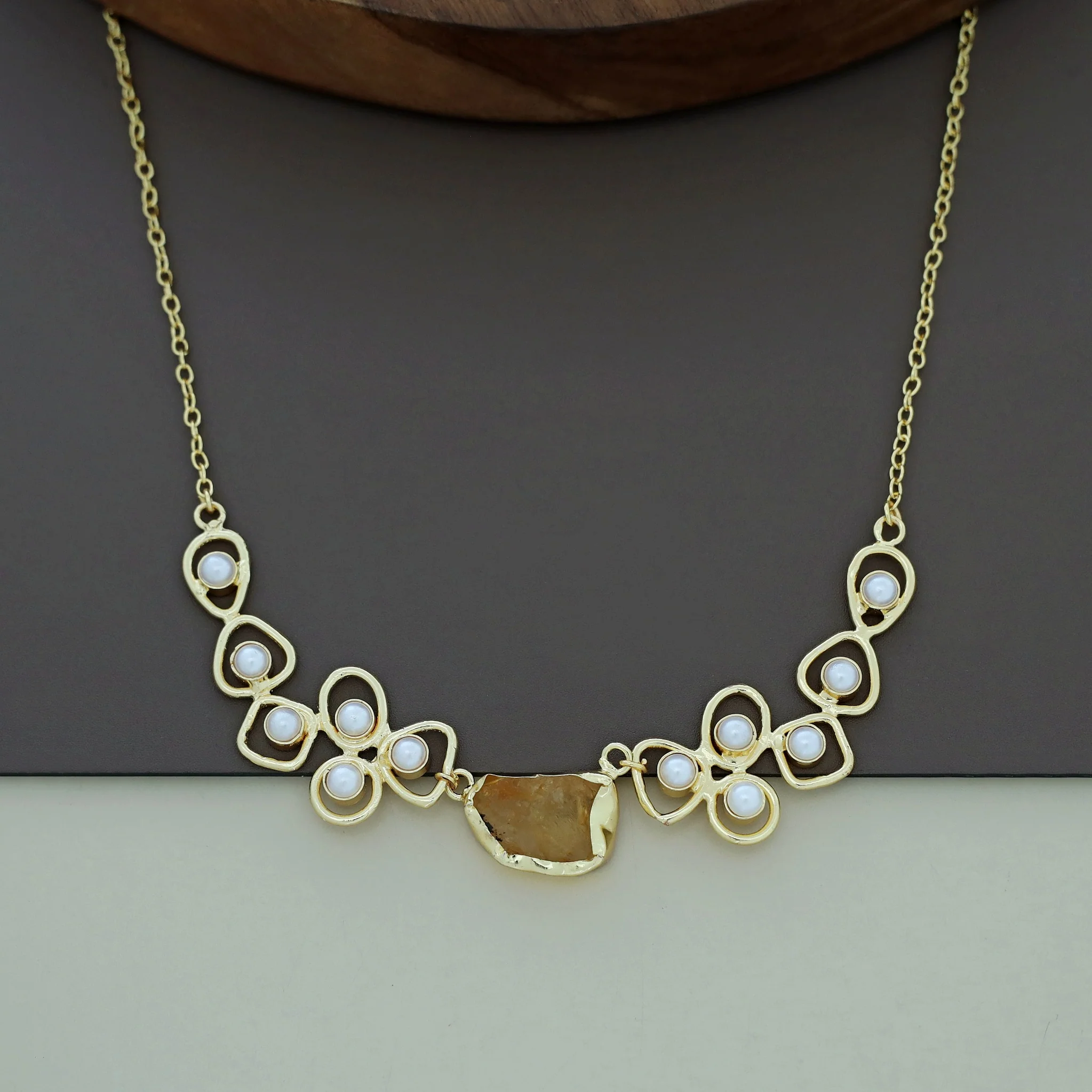 Sabera Raw Stone Pearl Neckpiece - Image 4