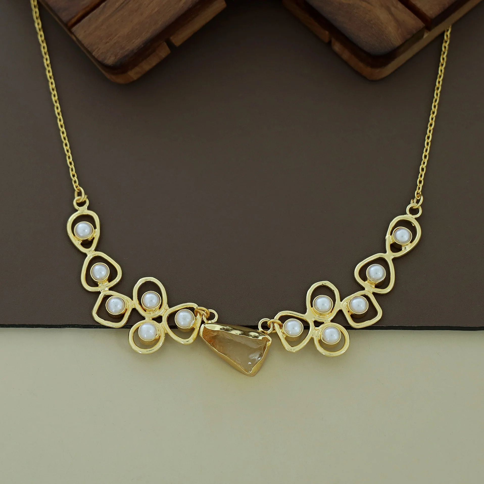 Sabera Raw Stone Pearl Neckpiece - Image 6