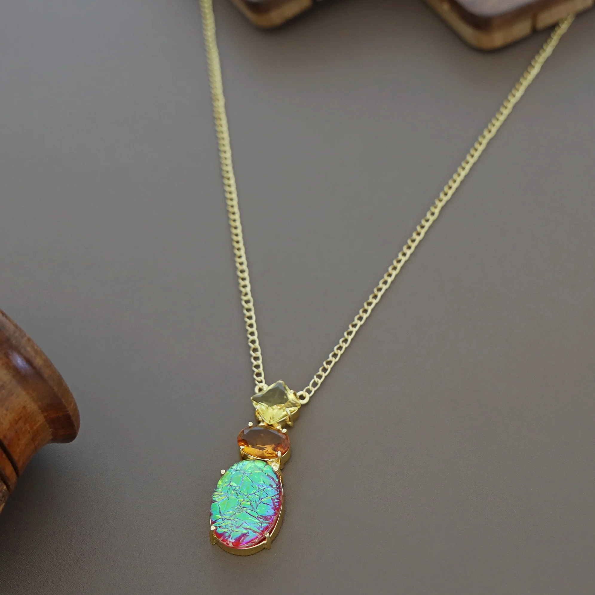 Sabrina Claw Glossy Natural Stone Neckpiece - Image 15