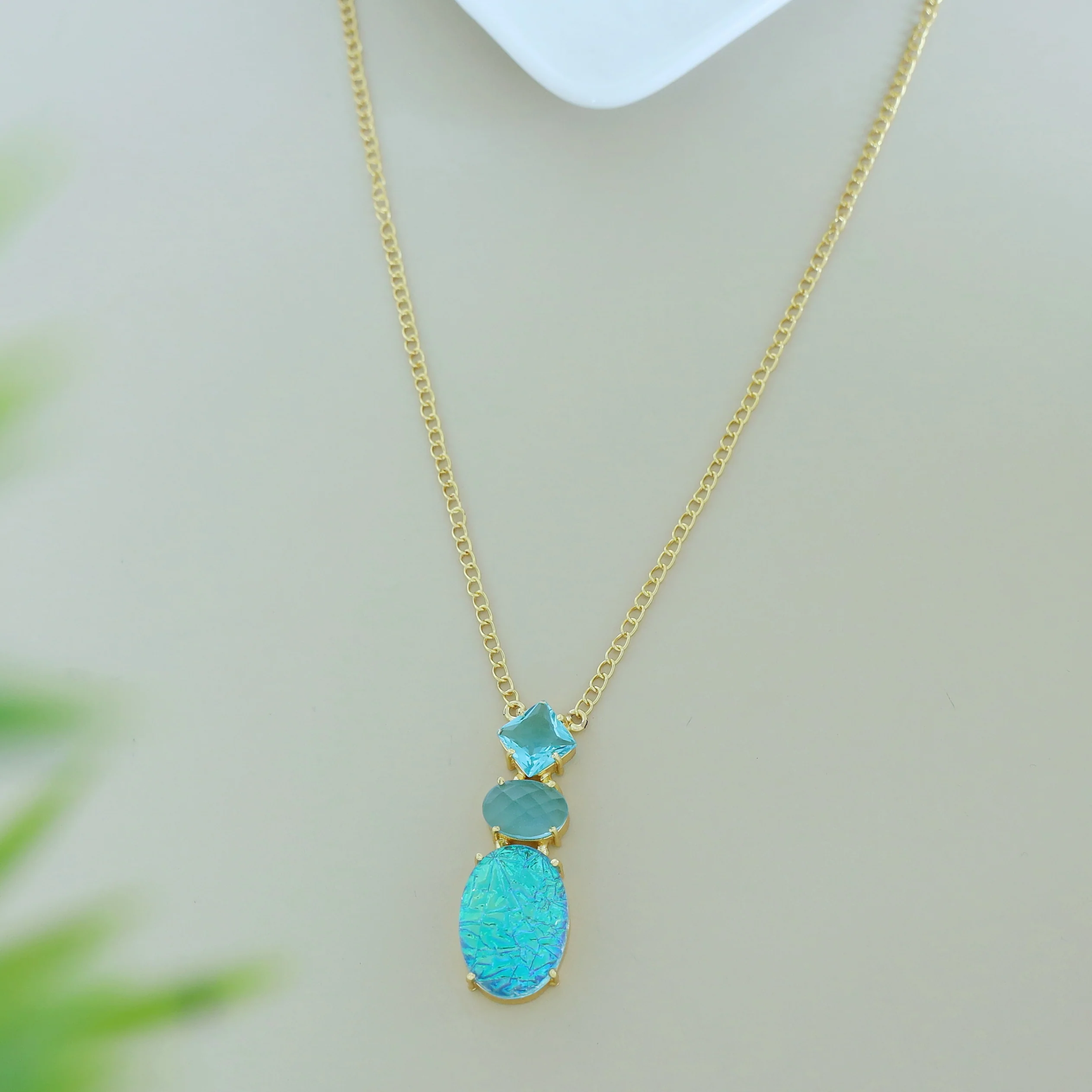 Sabrina Claw Glossy Natural Stone Neckpiece - Image 3