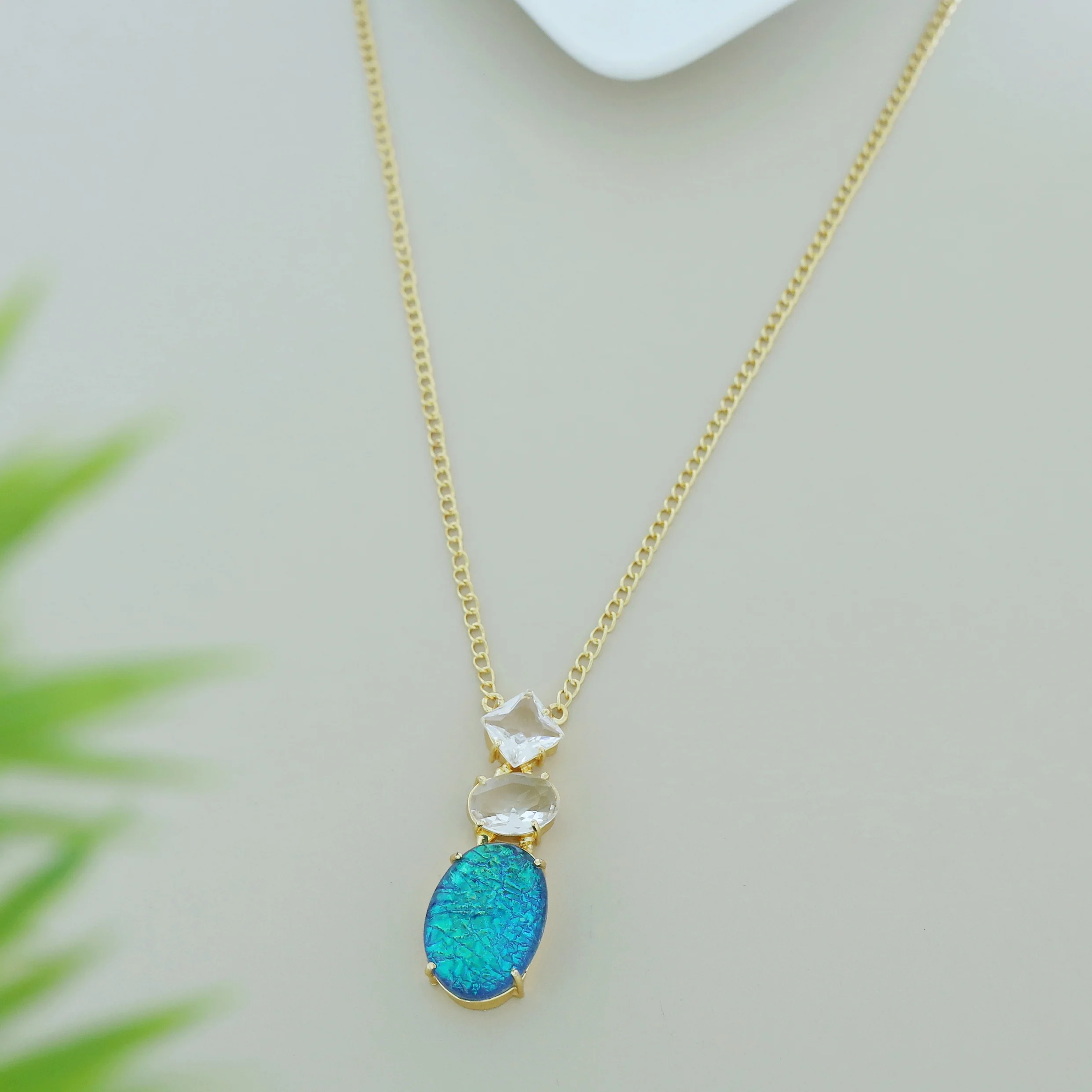 Sabrina Claw Glossy Natural Stone Neckpiece - Image 5