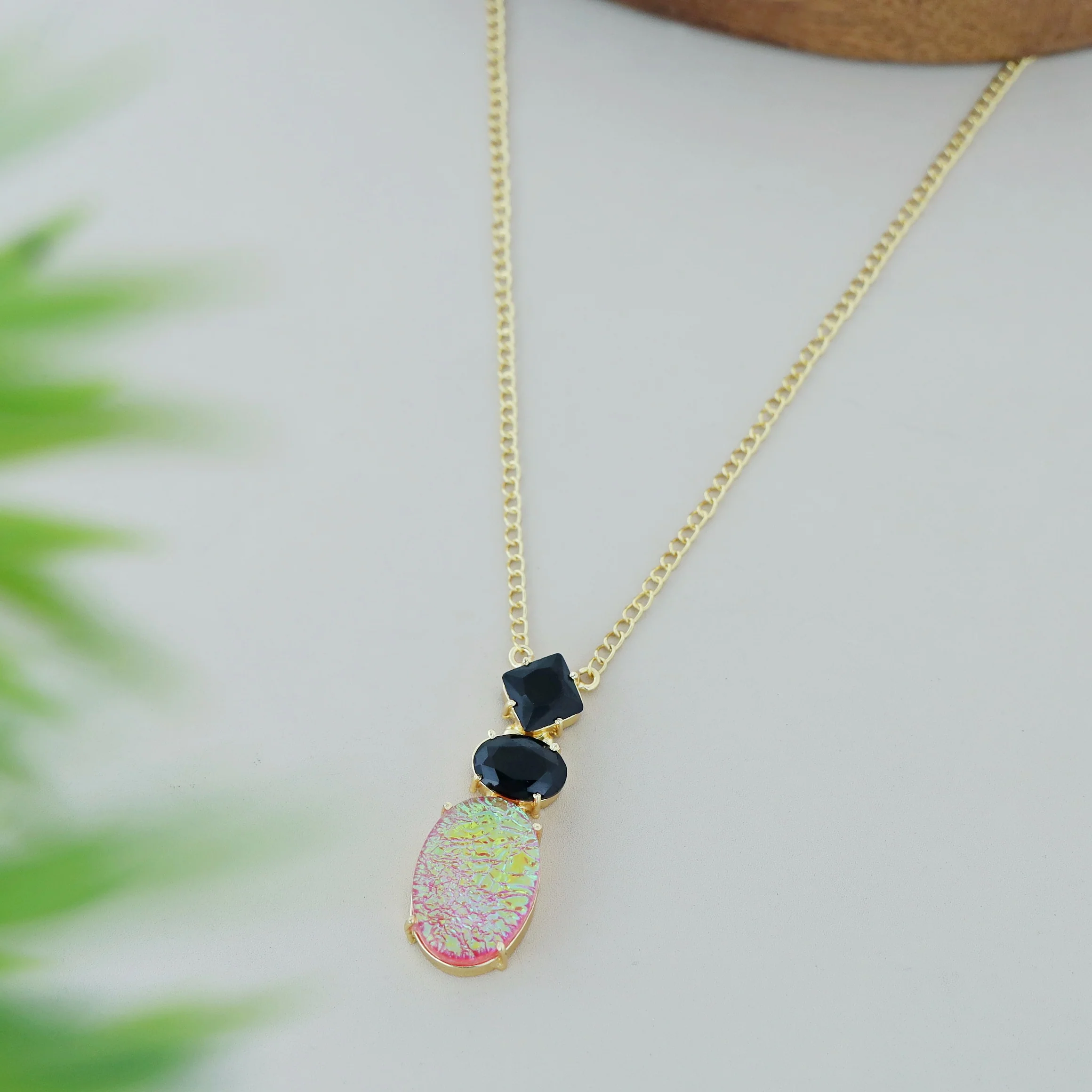 Sabrina Claw Glossy Natural Stone Neckpiece - Image 9