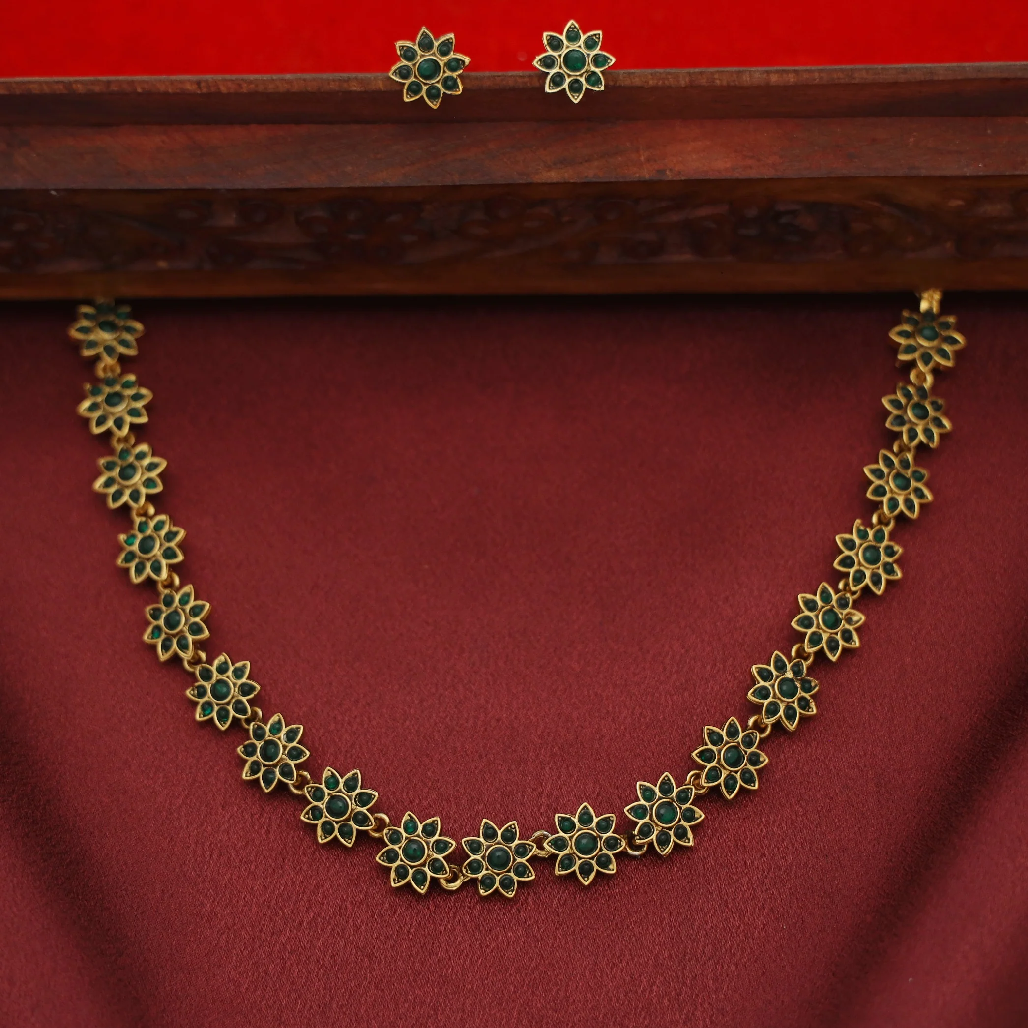 Sahara Flower Neckpiece With Stud - Image 2