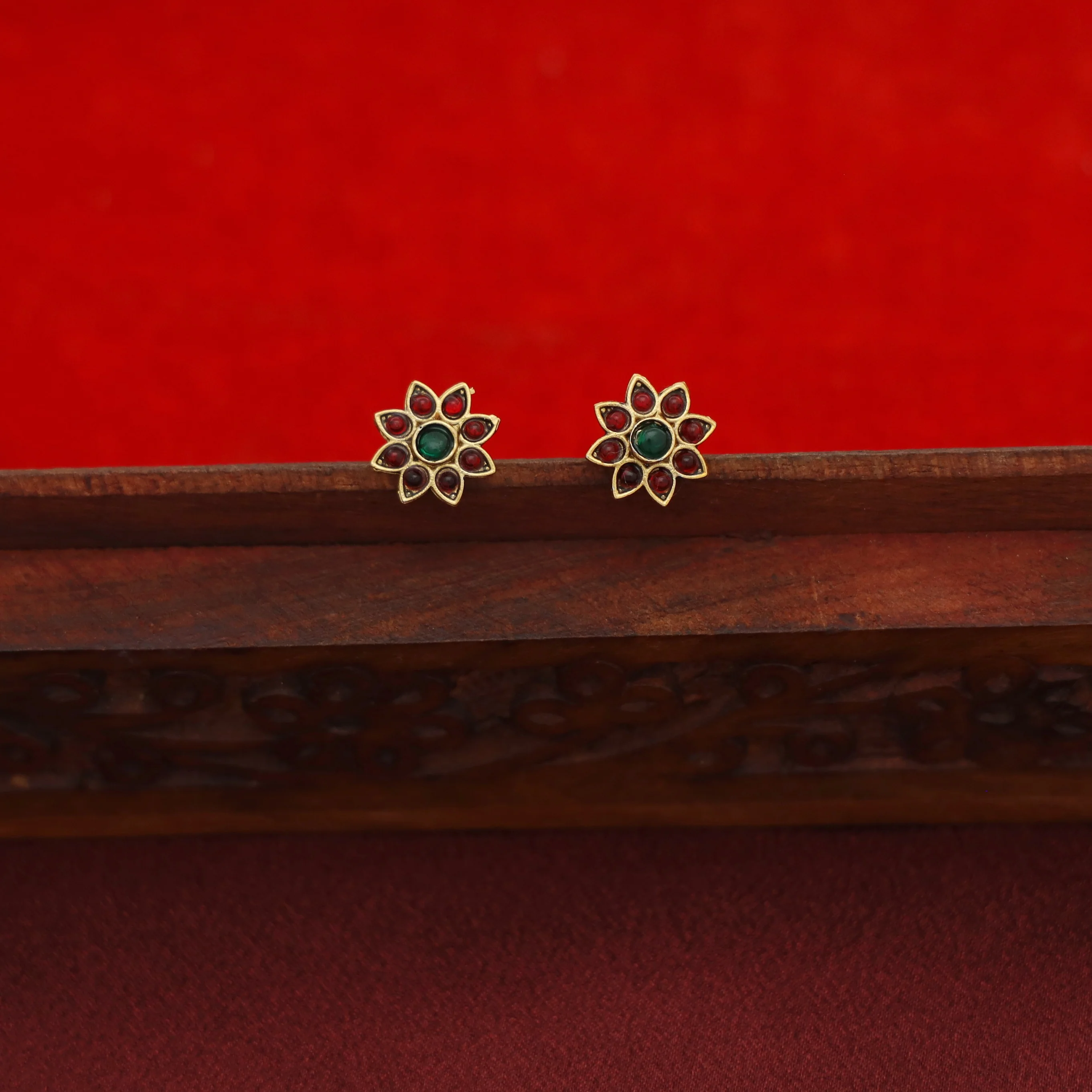 Sahara Flower Neckpiece With Stud - Image 5