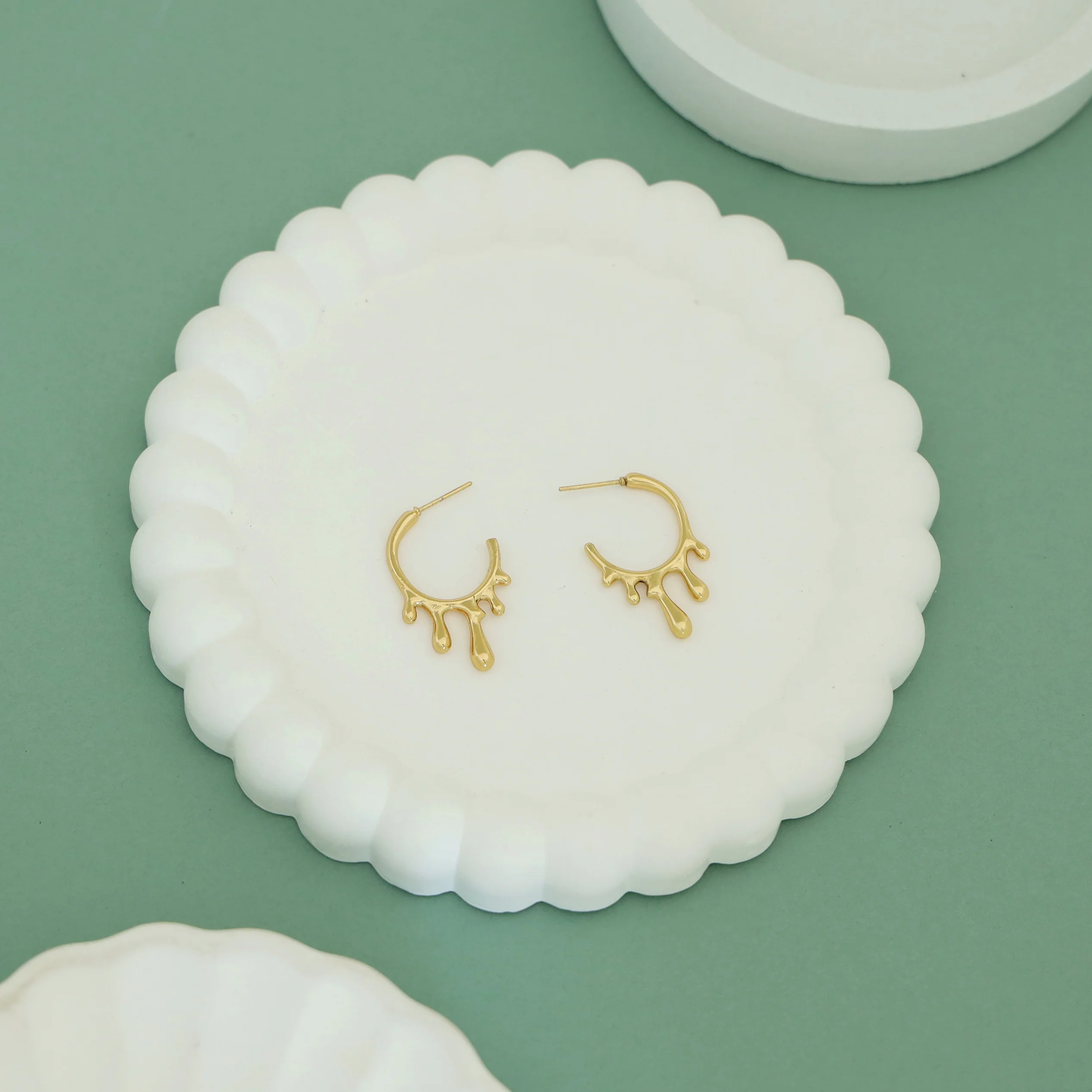 Sia Dripping Golden Hoop - Image 3