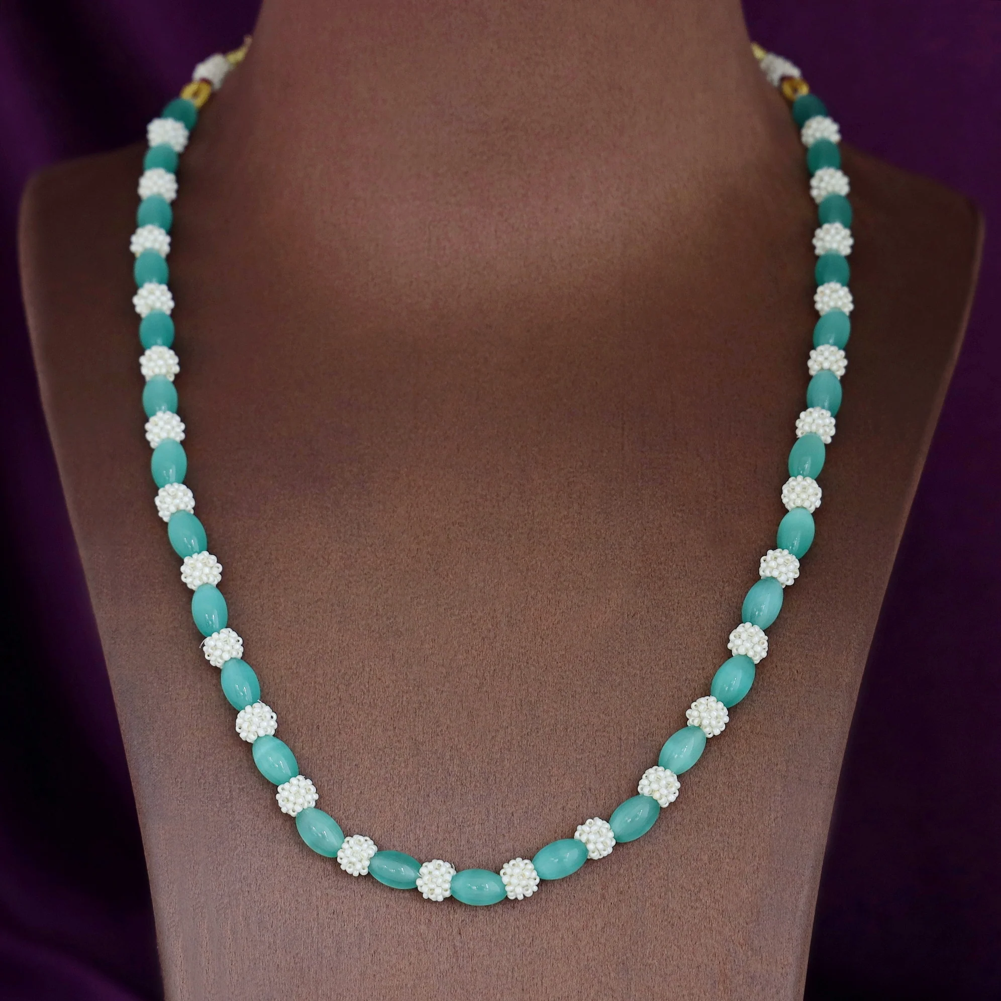 Salomi Oval Glossy Cluster Pearl Neckpiece - Image 4