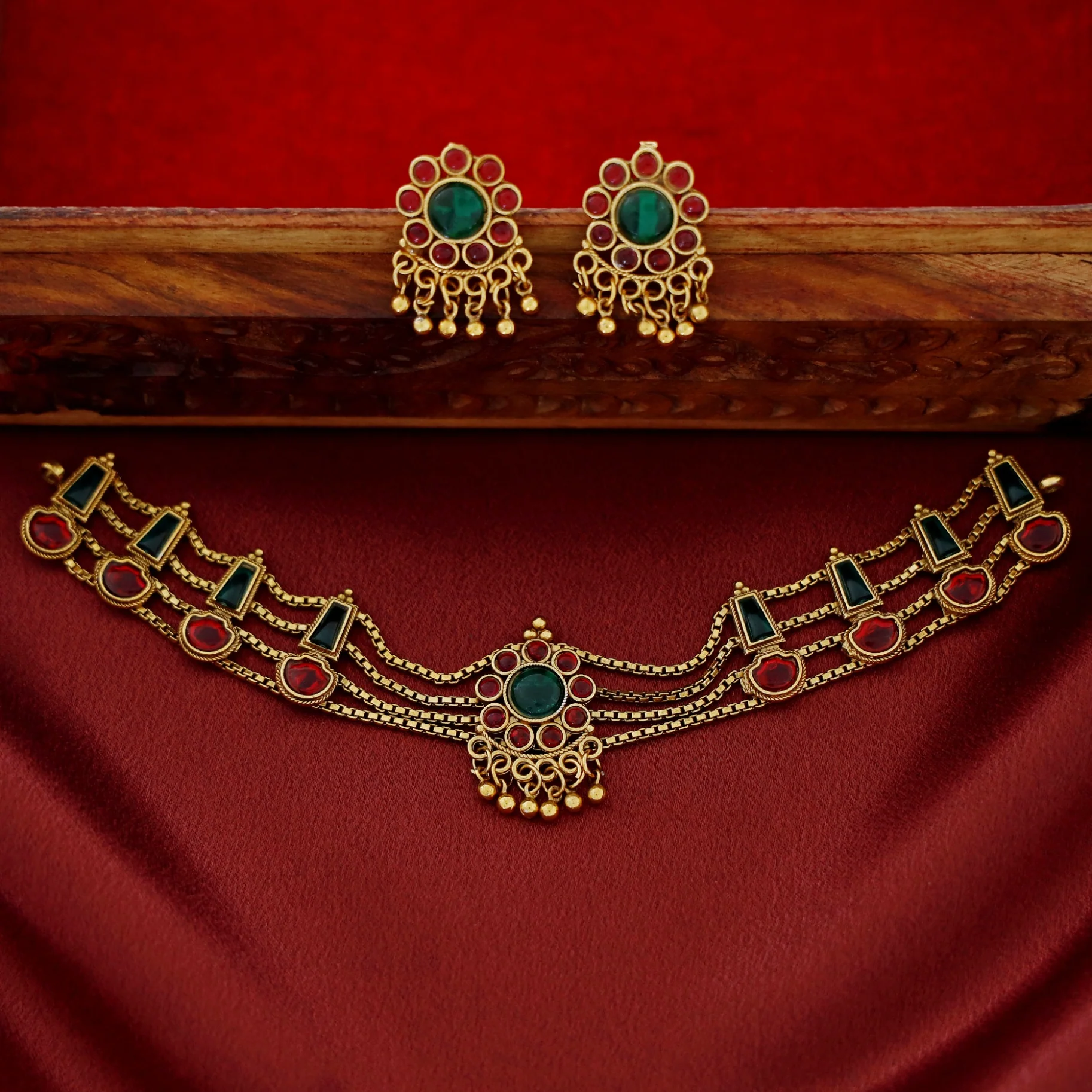 Samudra 4 Layer Parampara Choker With Earring - Image 4