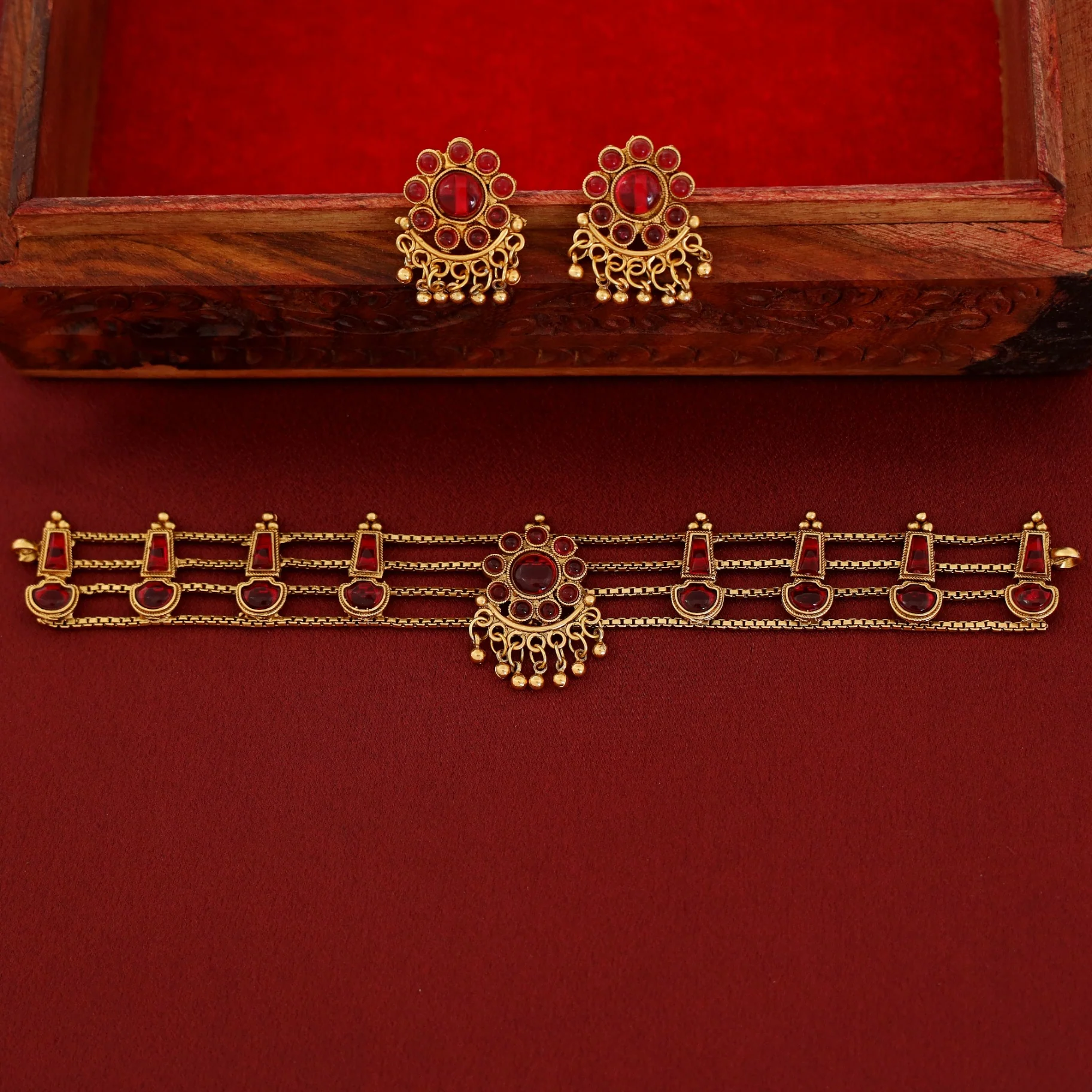 Samudra 4 Layer Parampara Choker With Earring - Image 9