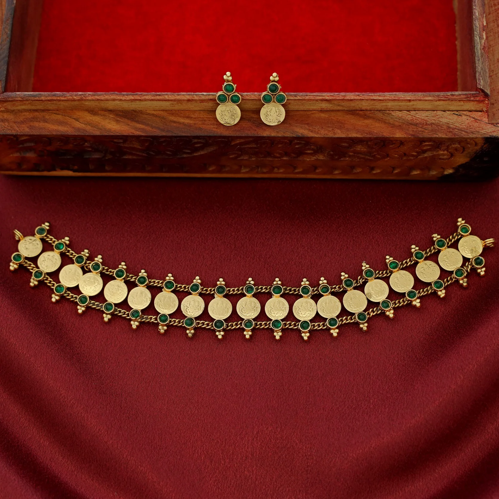 Samvitha Devi Kashi 2 Layer Choker with Earring - Image 3