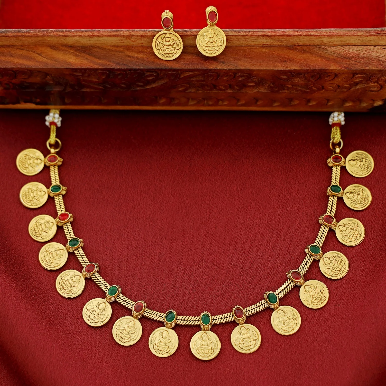 Samvitha Devi Kashi Short Neckpiece with Earring - Image 8