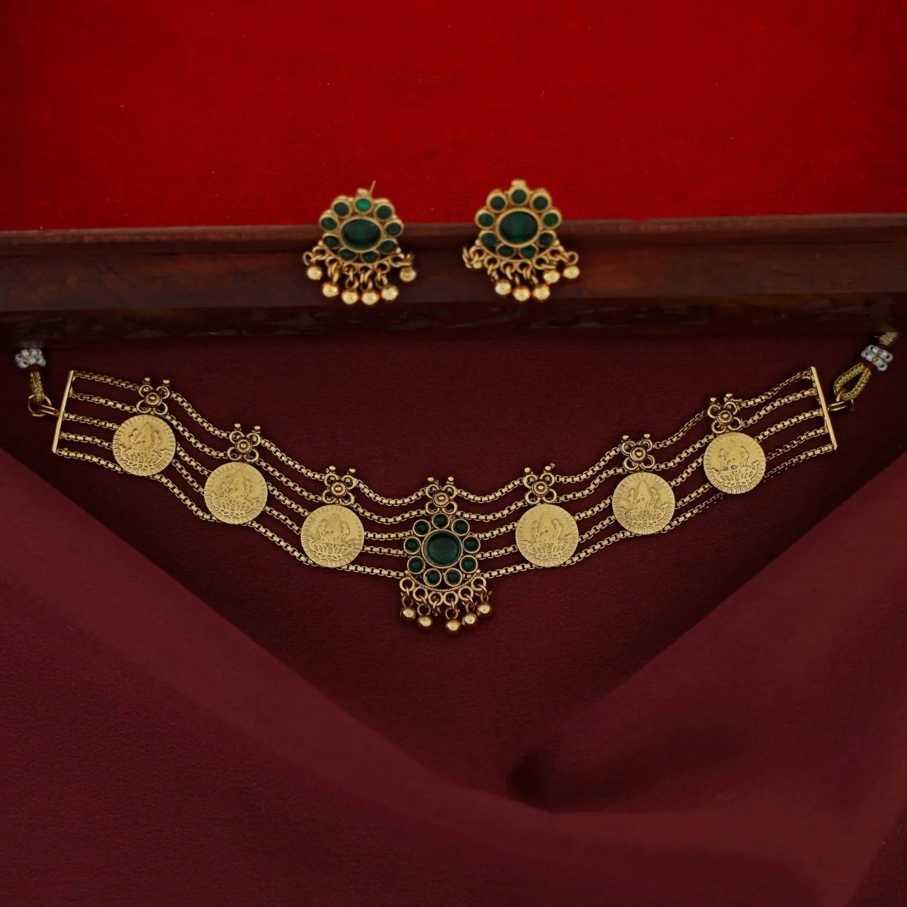 Sanchita Samudra 5 Layer Kashi Floral Choker With Earring - Image 4