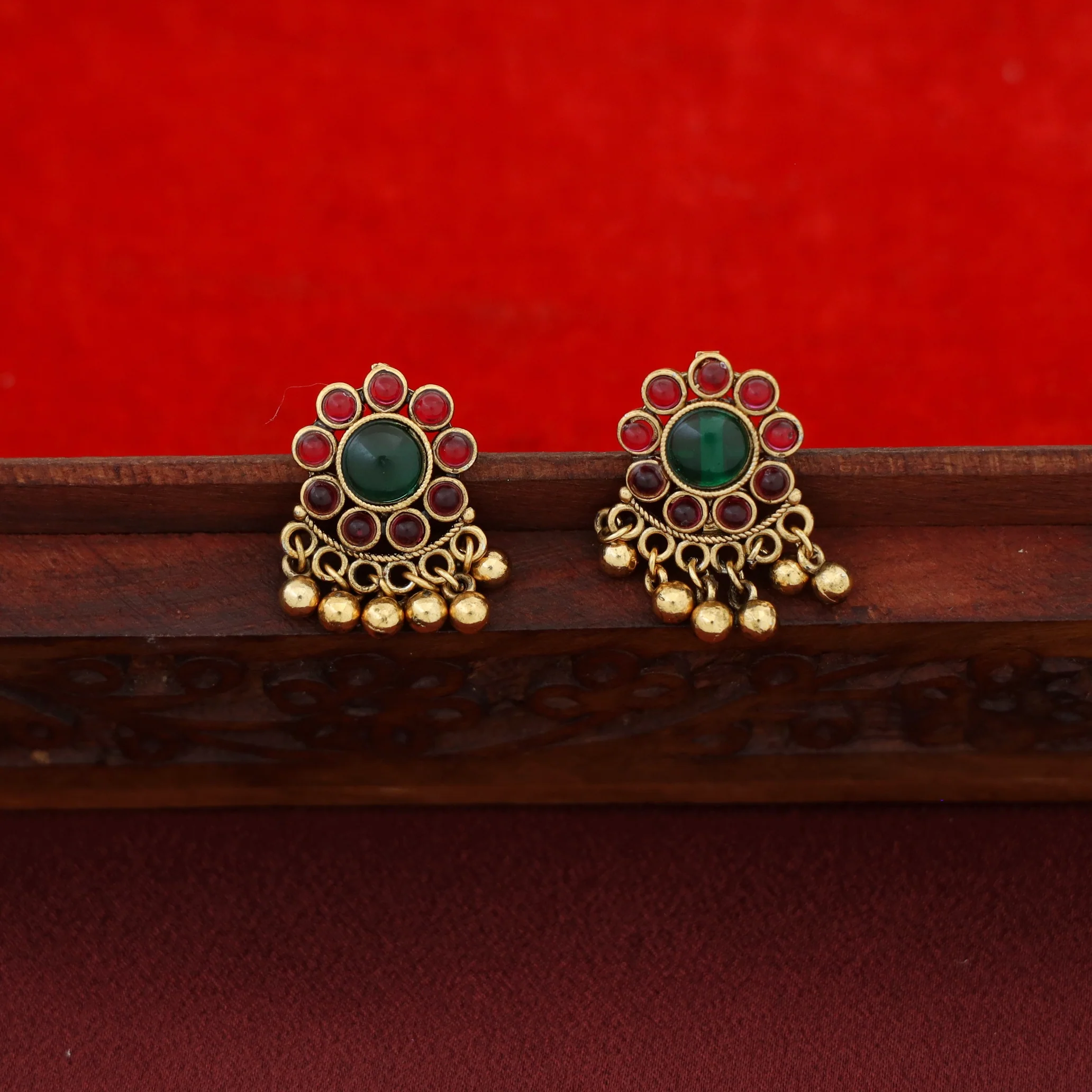 Sanchita Samudra 5 Layer Kashi Floral Long Neckpiece With Earring - Image 5