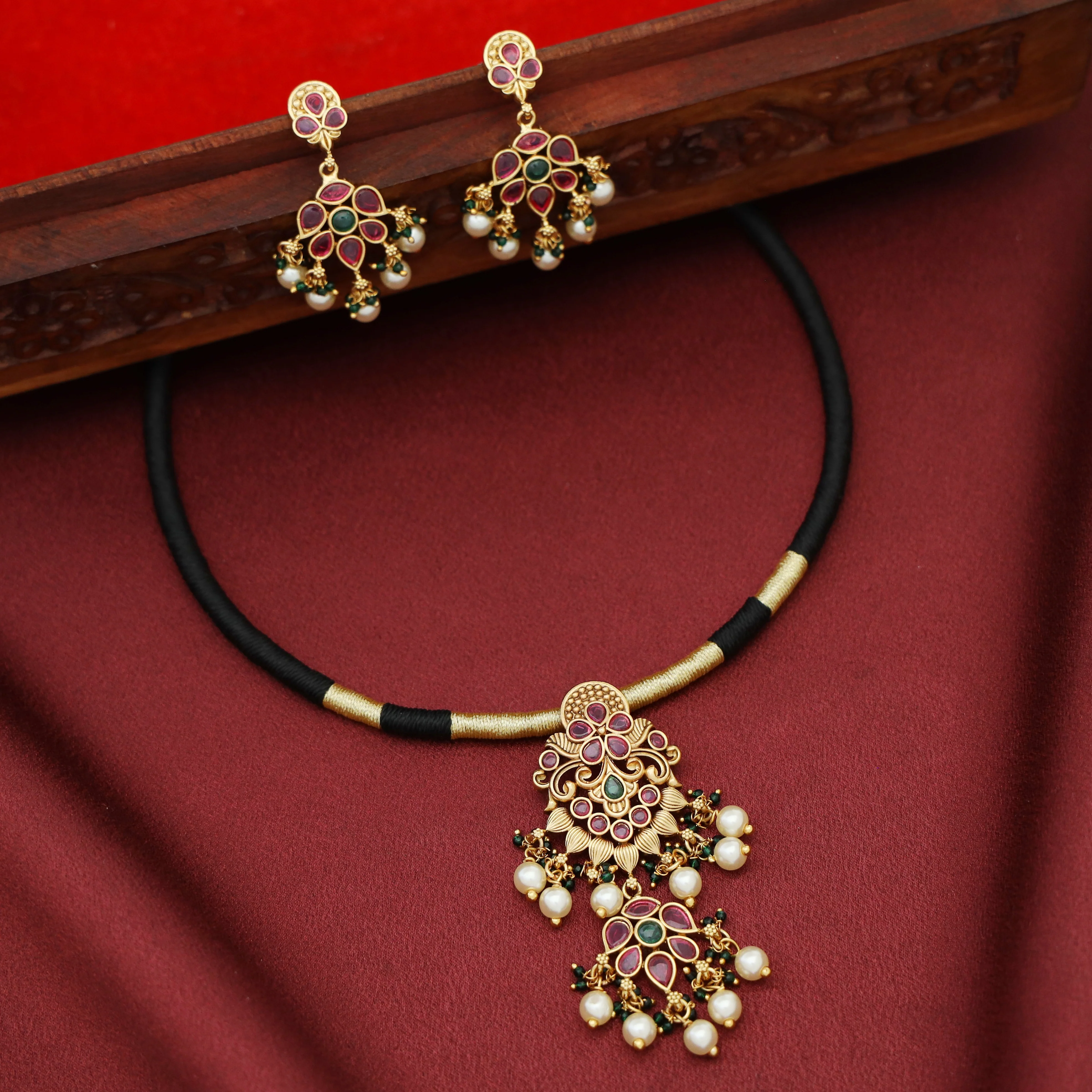 Sarvastra Thread Flower Pearl Pendant Neckpiece With Earring - Image 3
