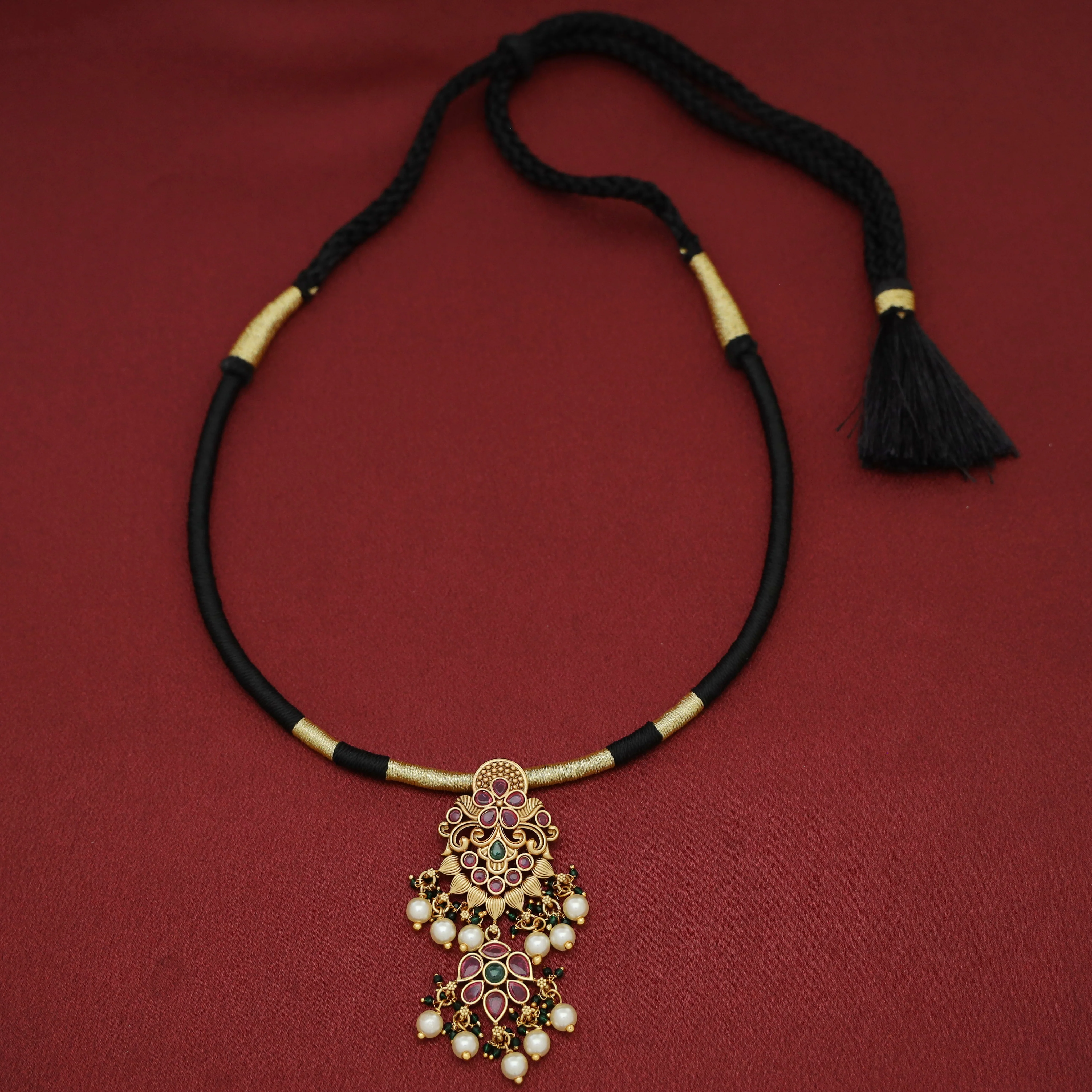 Sarvastra Thread Flower Pearl Pendant Neckpiece With Earring - Image 4