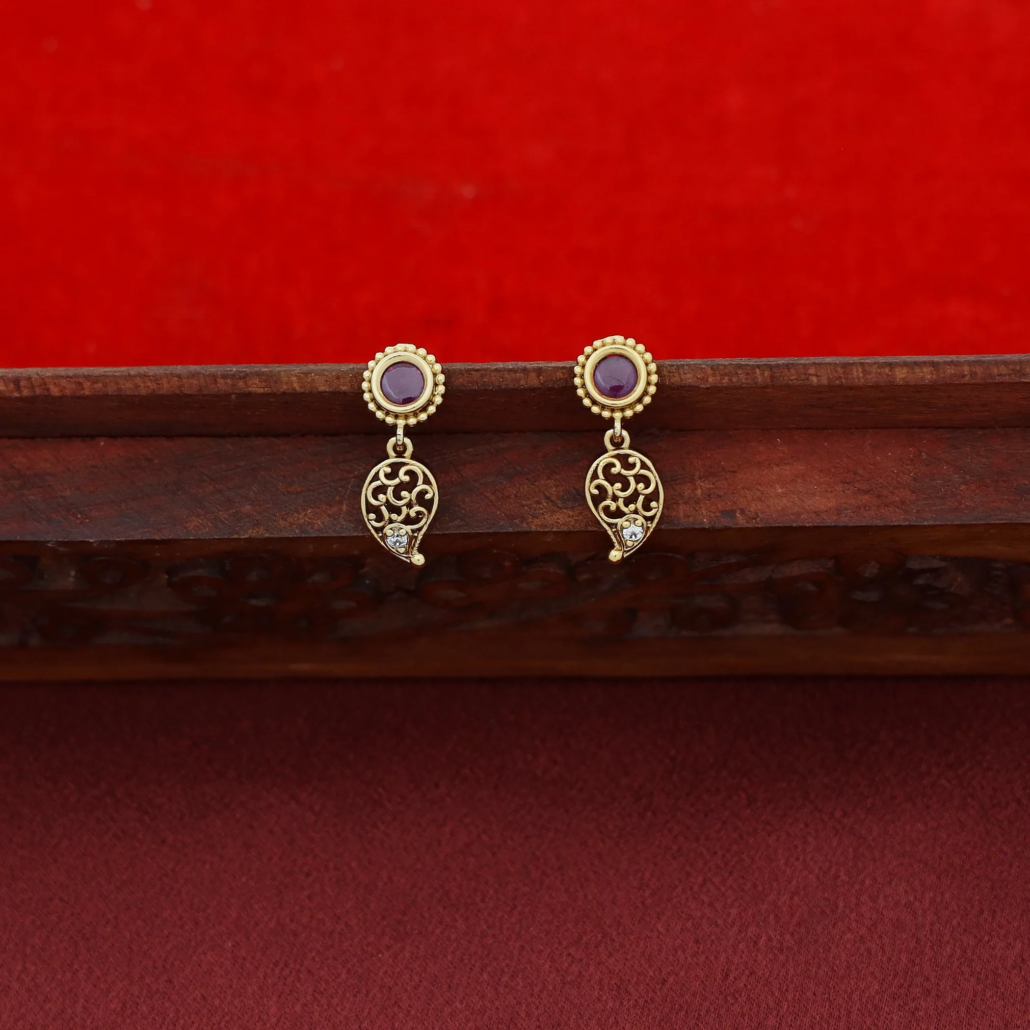 Sathvika Mango Short Neckpiece With Earring - Image 5