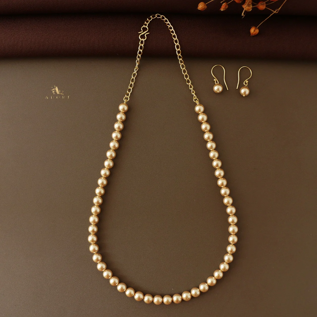 Savannah Pearl Neckpiece With Drop - Image 10
