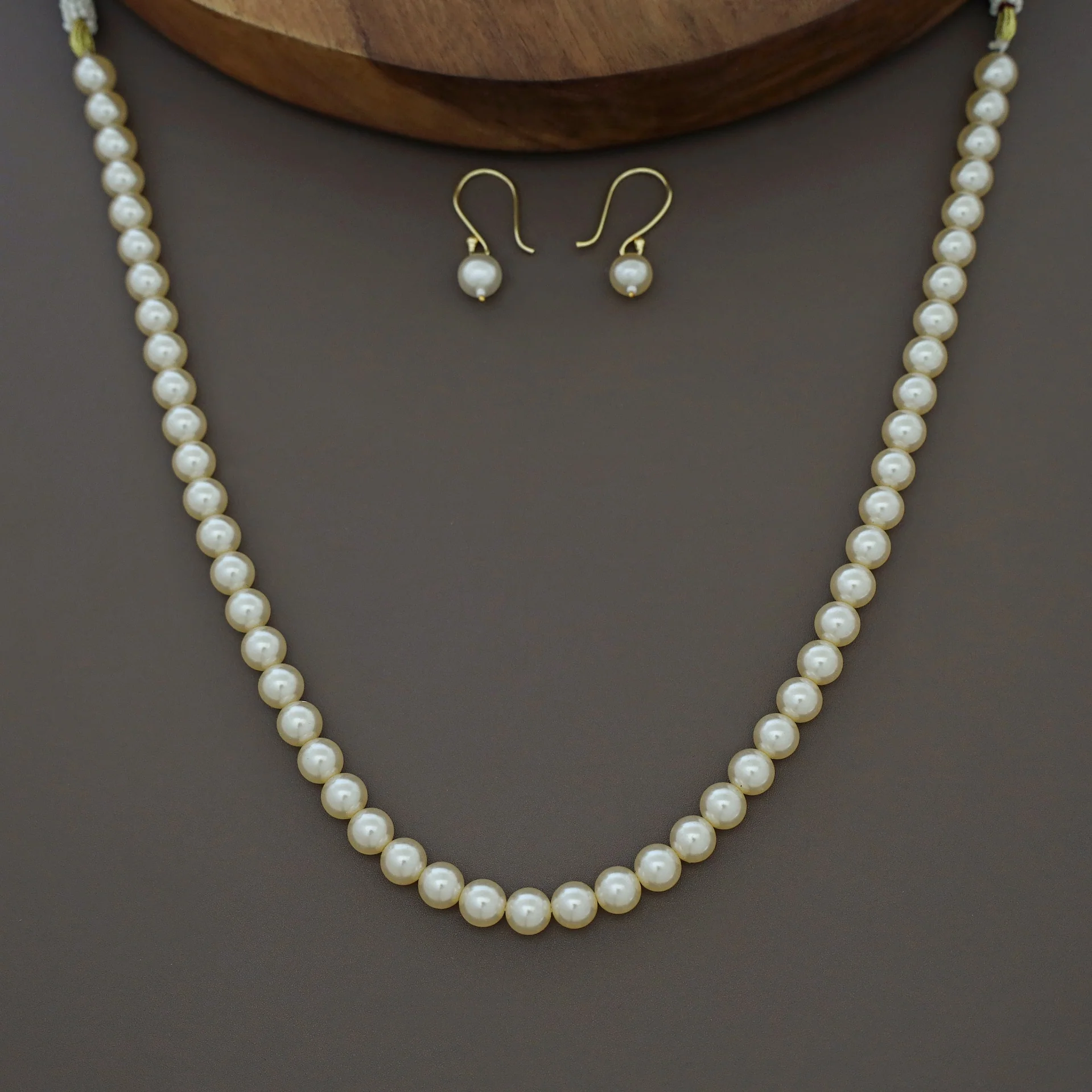 Savannah Pearl Neckpiece With Drop - Image 6