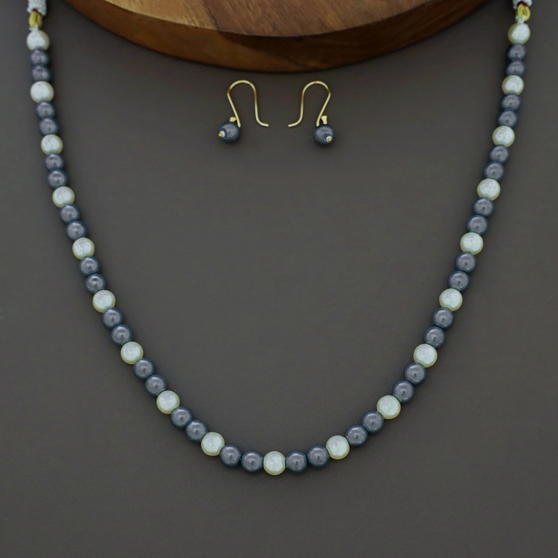 Savannah Pearl Neckpiece With Drop - Image 7