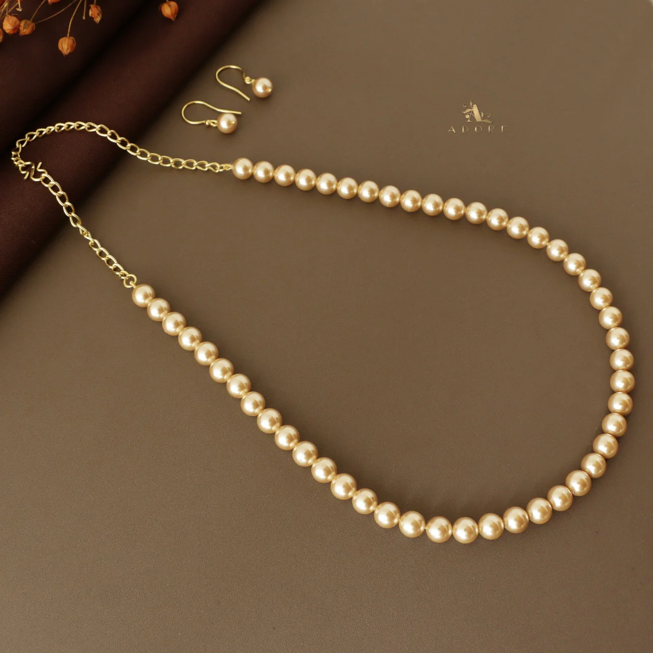 Savannah Pearl Neckpiece With Drop - Image 9