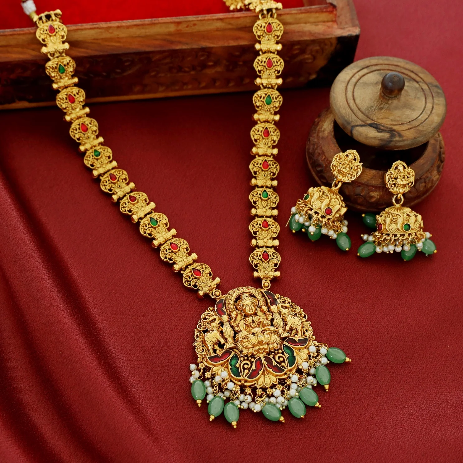 Savitri Devi Golden Stick Long Haram Neckpiece With Earring - Image 4