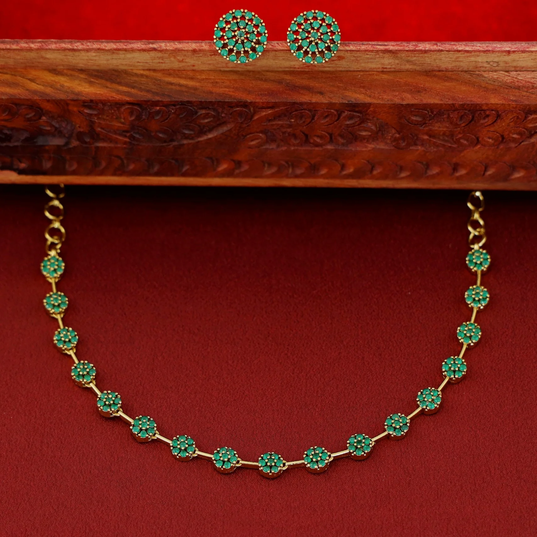 Sayali Flower AD Neckpiece With Stud - Image 5