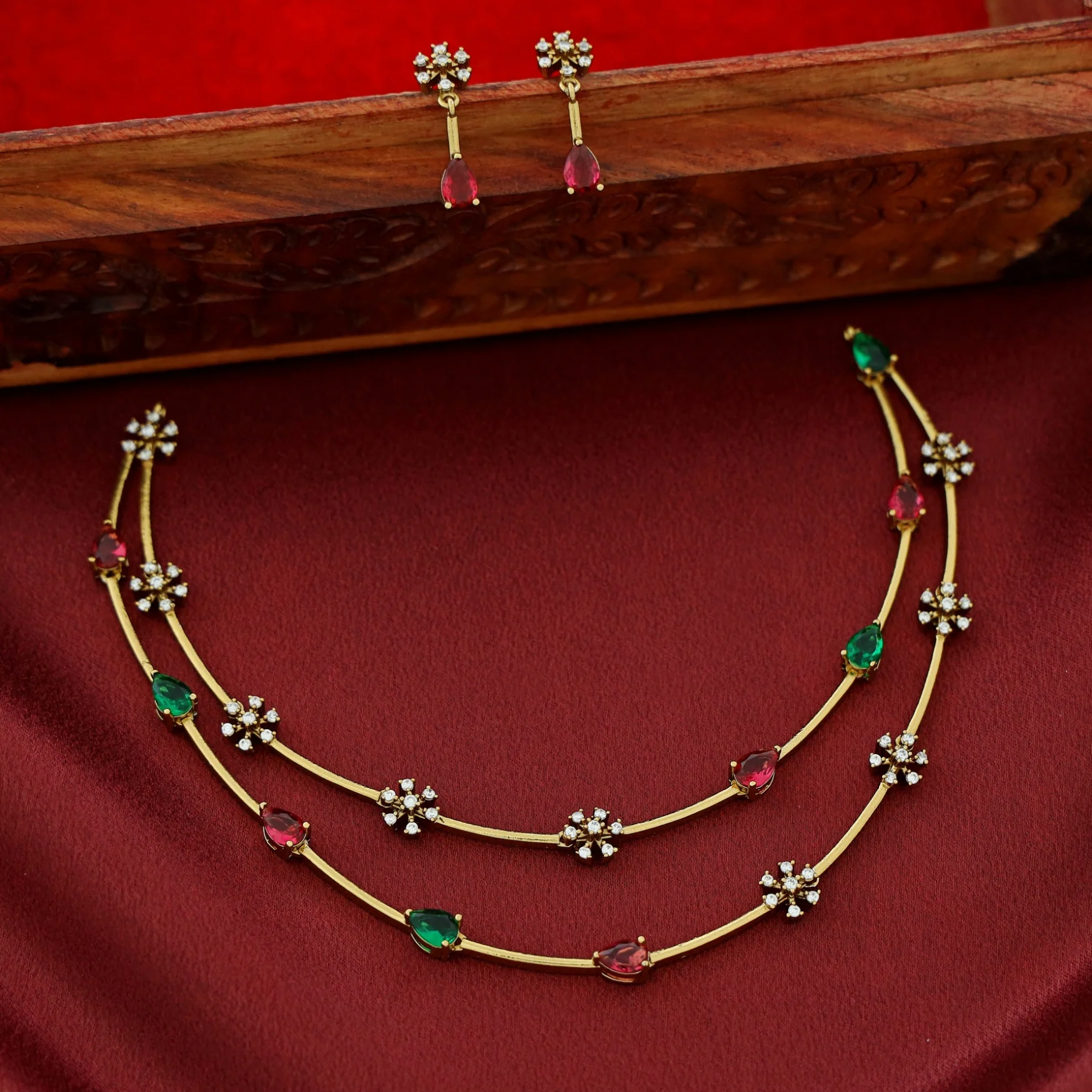 Sayali Half Glossy 2 Layer Stiff Neckpiece With Earring - Image 6