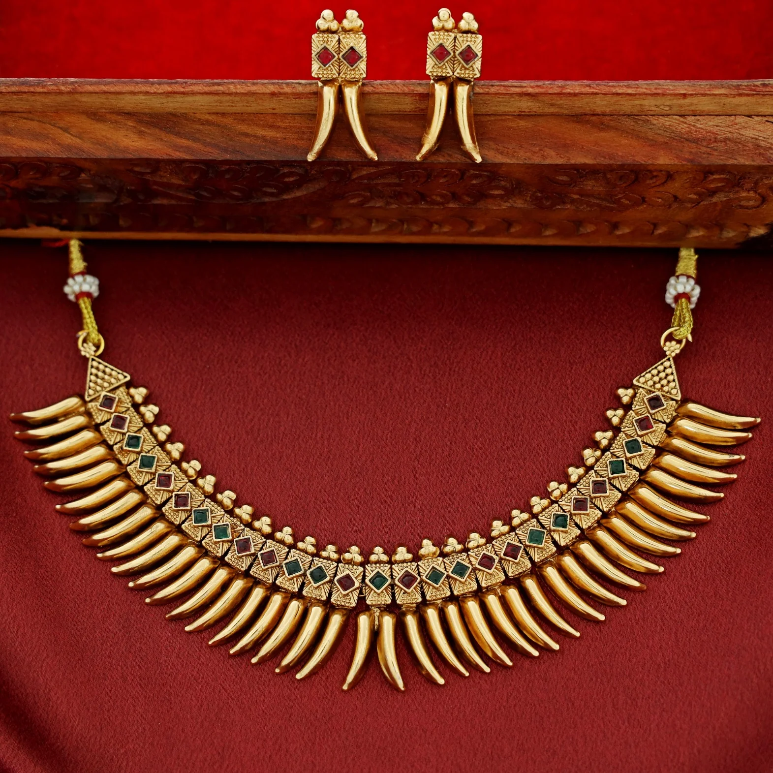 Sayannah Mulla Mottu Short Neckpiece With Earring - Image 5