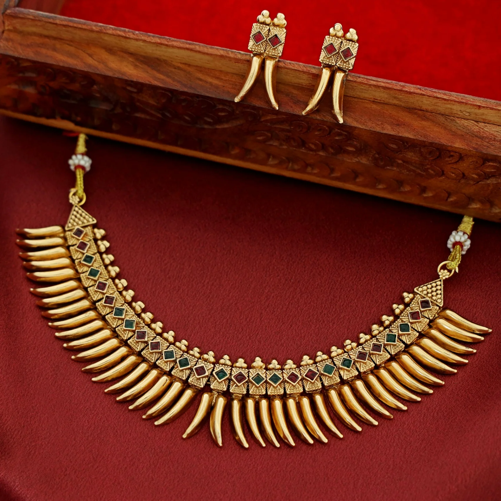 Sayannah Mulla Mottu Short Neckpiece With Earring - Image 6