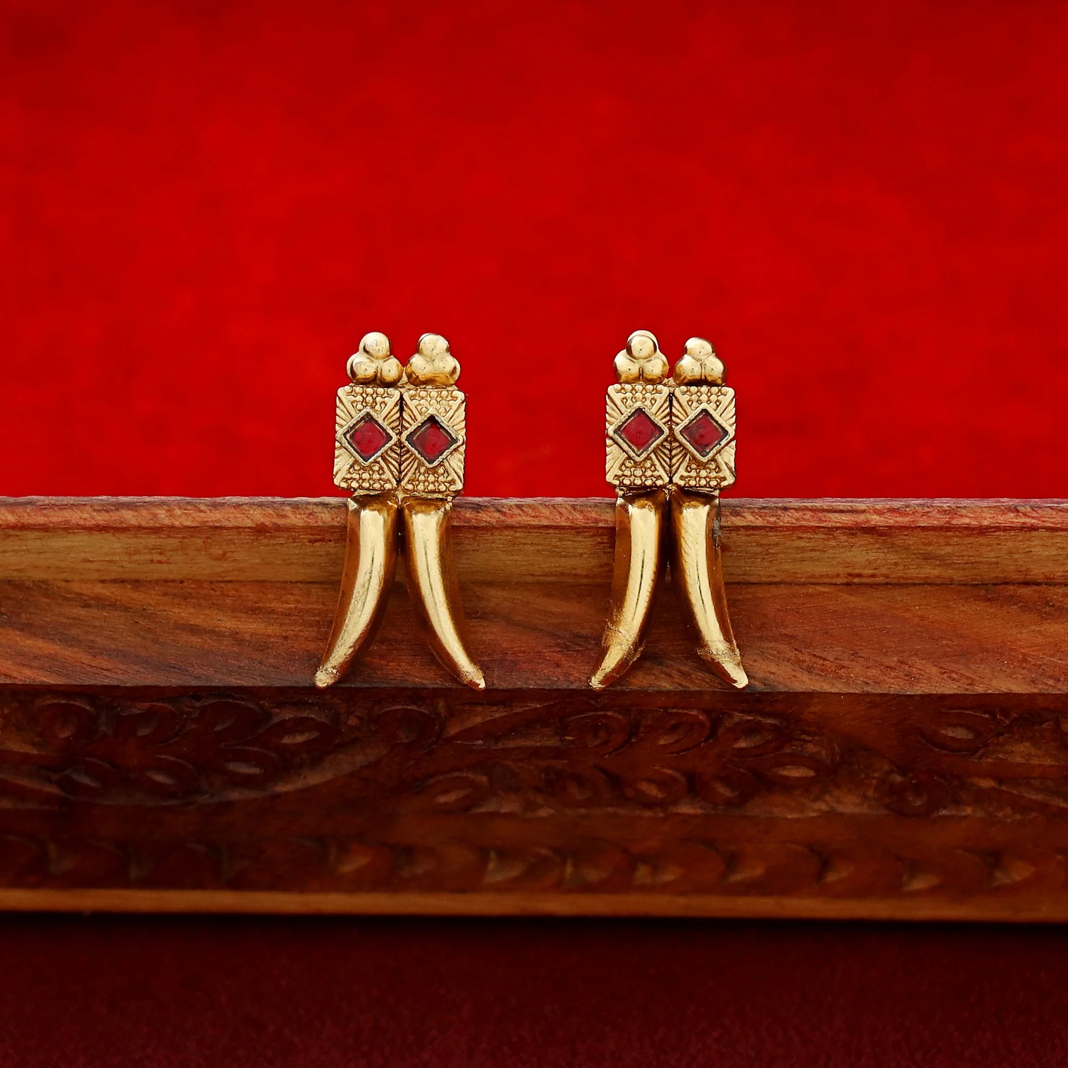 Sayannah Mulla Mottu Short Neckpiece With Earring - Image 7
