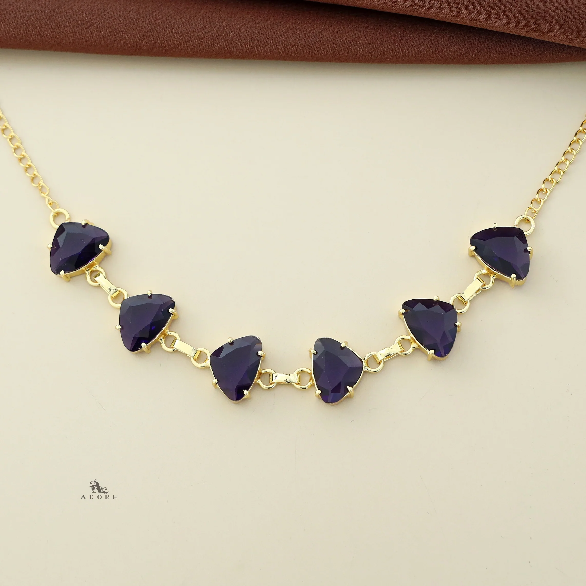 Ina Curvy Triangle Glossy Stone Short Neckpiece - Image 5