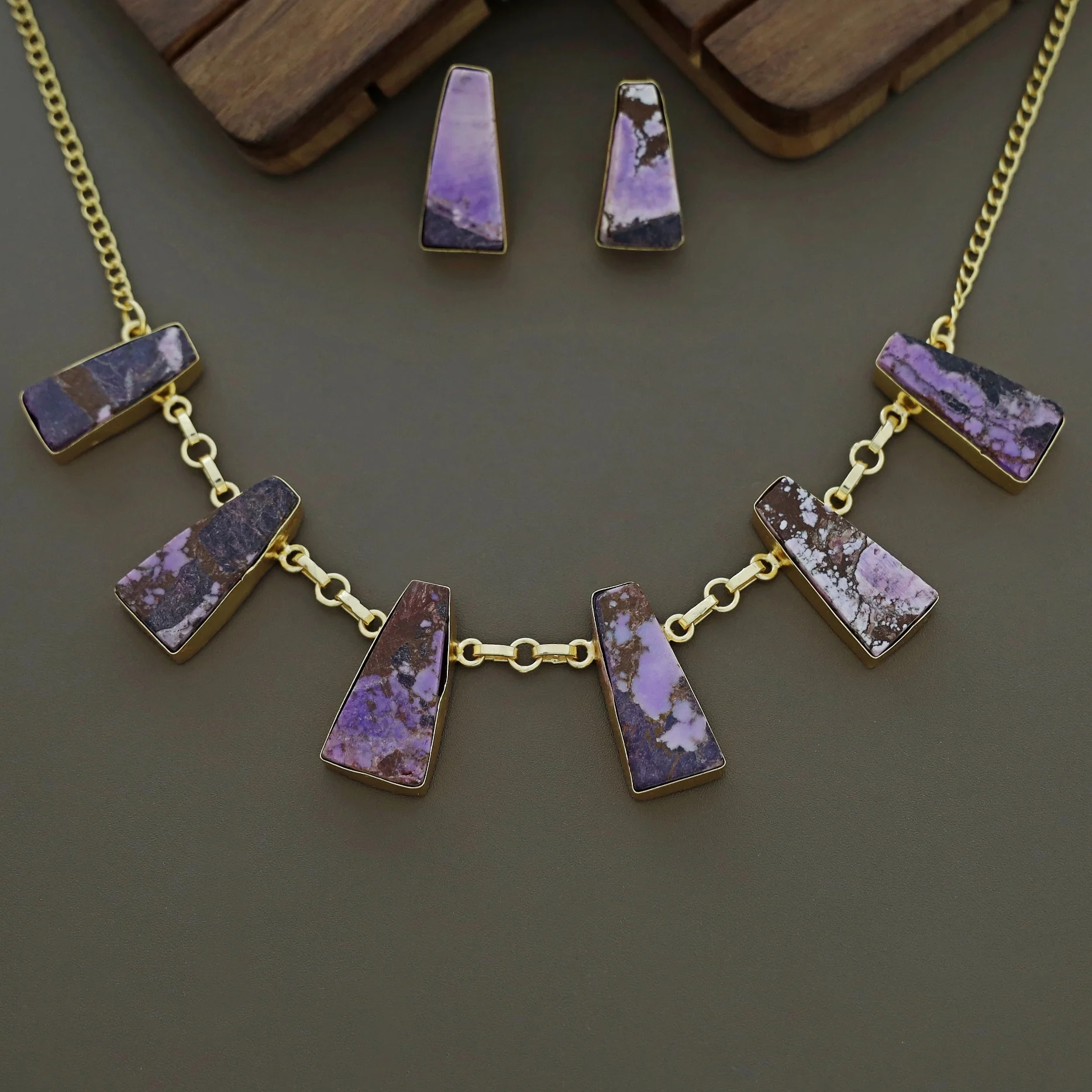 Seraphina 6 Raw Stone Neckpiece With Earring - Image 4