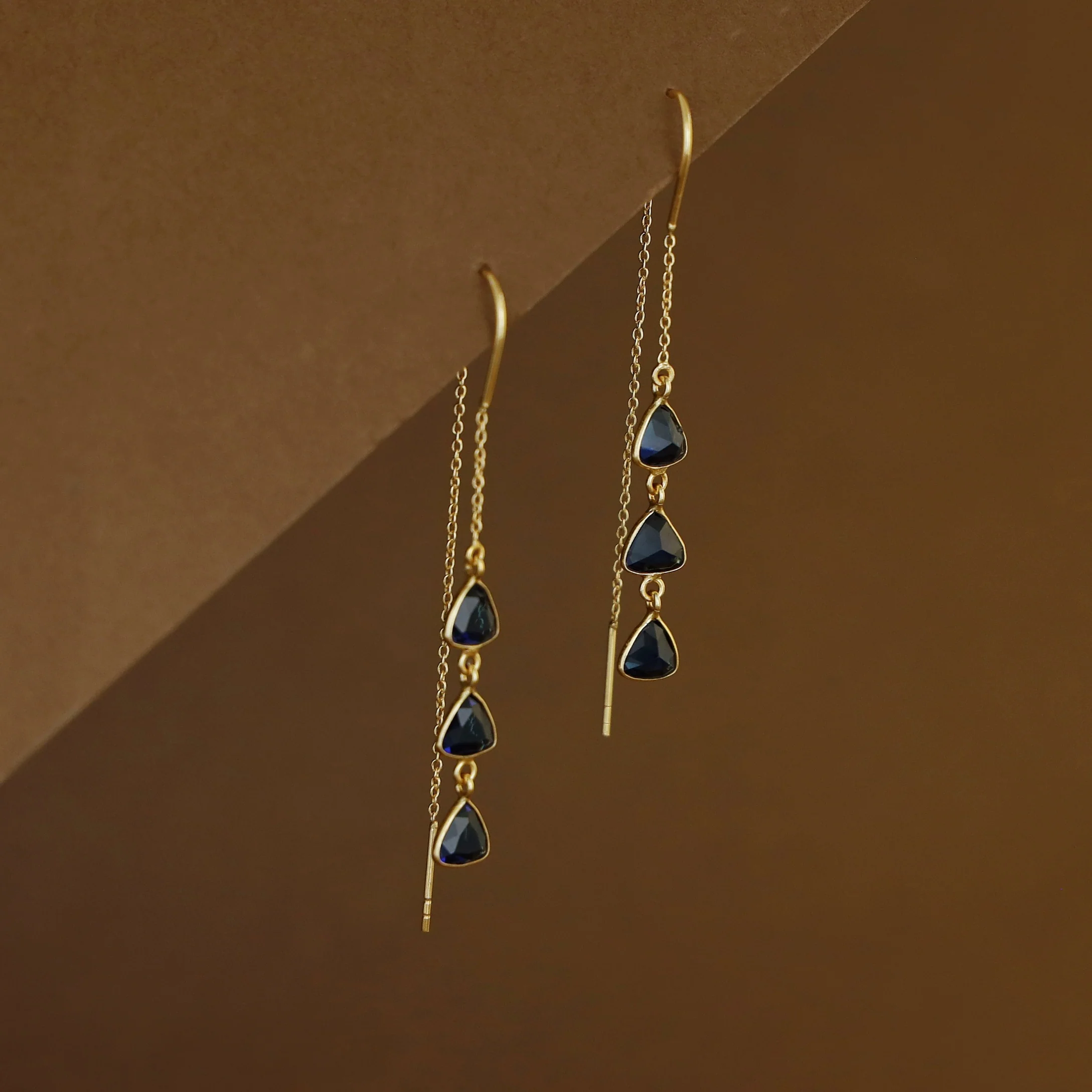 Serin Tri Glossy Curved Triangle Needle And Thread Earring - Image 3