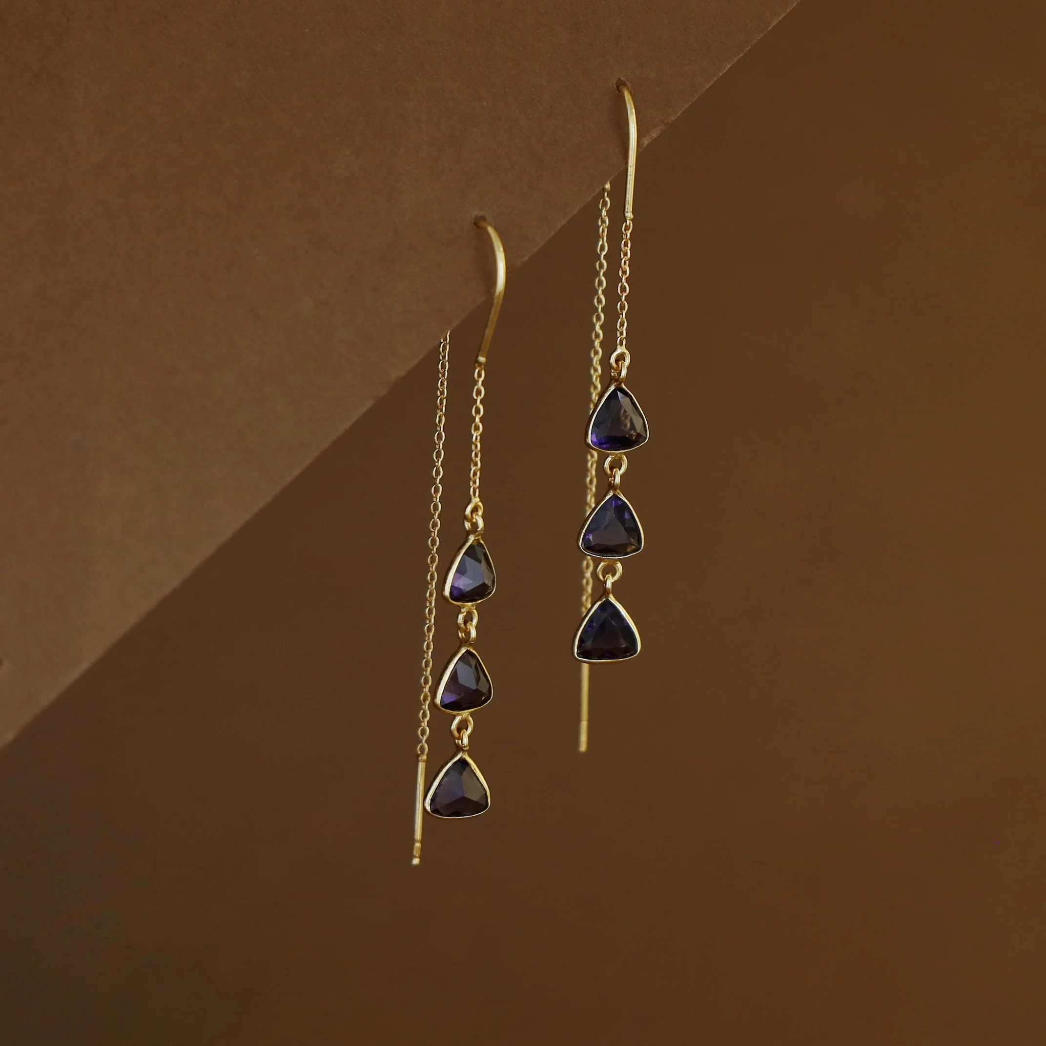 Serin Tri Glossy Curved Triangle Needle And Thread Earring - Image 4