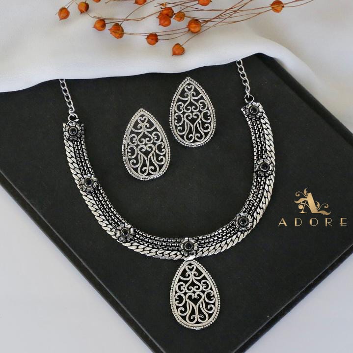 Shakha Neckpiece With Earring - Image 4