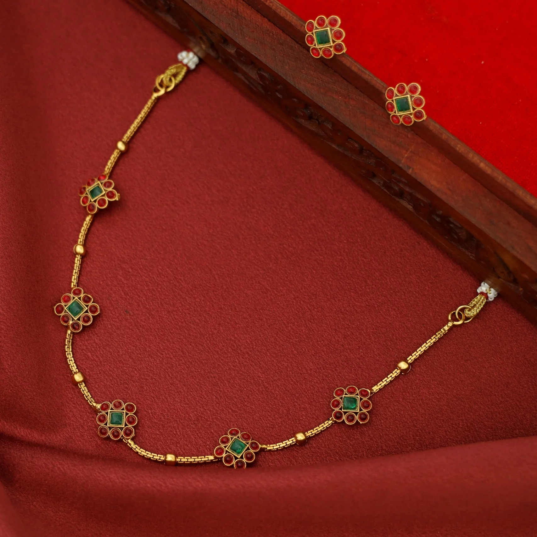 Shakti 5 Diamond Ball Short Neckpiece With Stud - Image 7