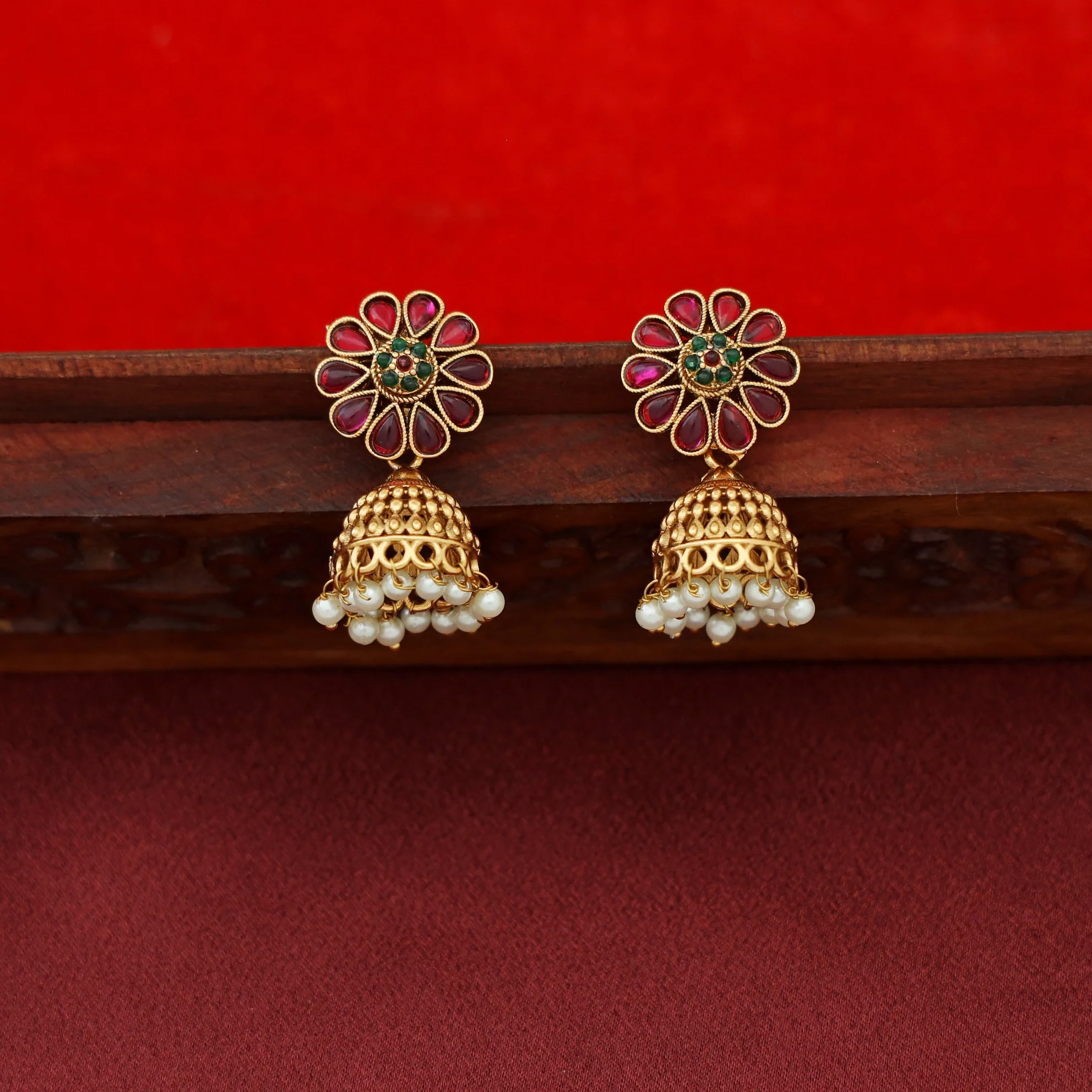 Shanavi Golden Pearl Flower Short Neckpiece with Earring - Image 3