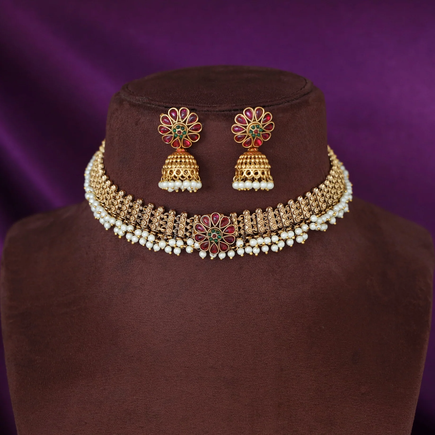 Shanavi Golden Pearl Flower Short Neckpiece with Earring - Image 4