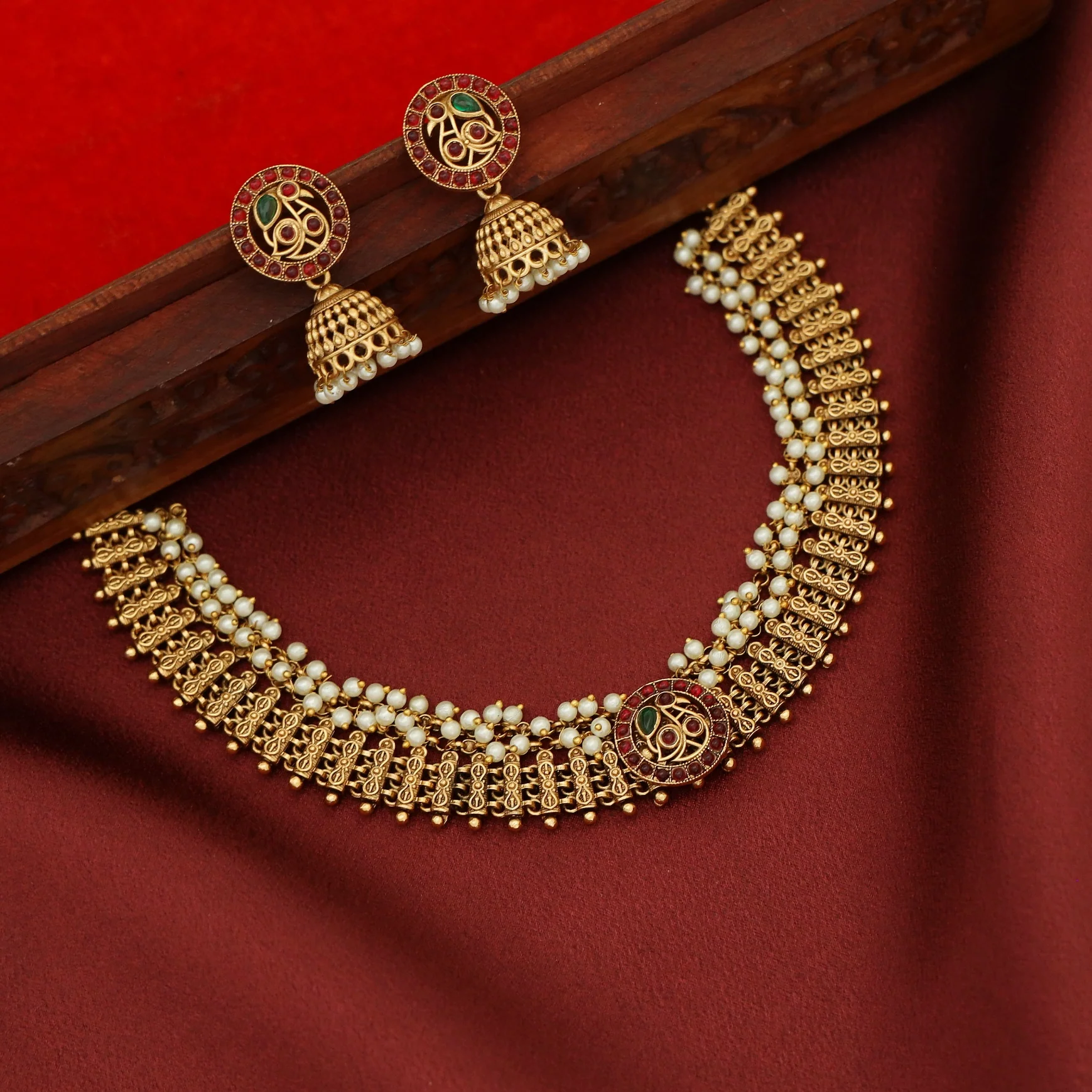 Shanavi Golden Mayura Pearl Short Neckpiece with Earring - Image 4