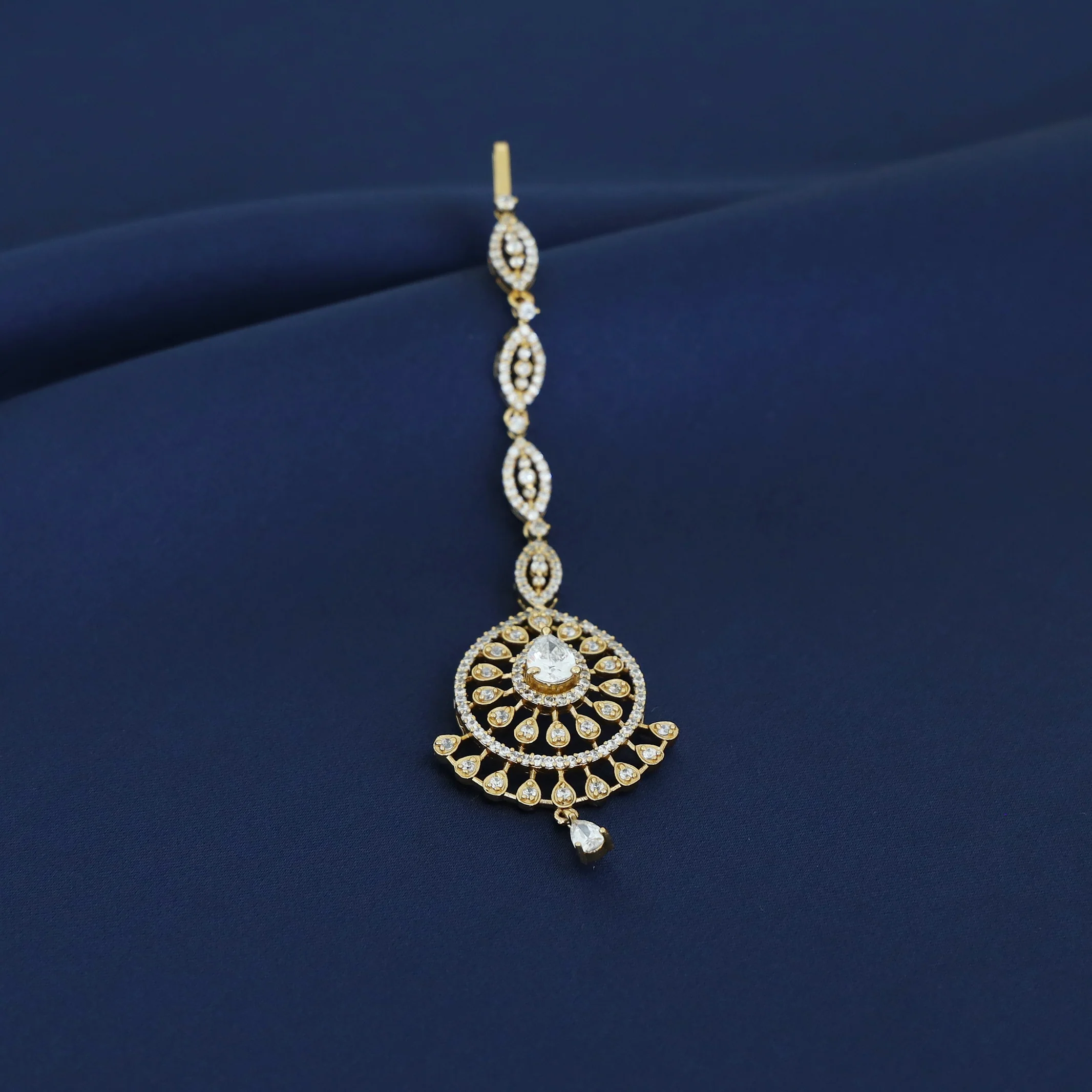 Shanaya AD Stone Drop Tikka - Image 3