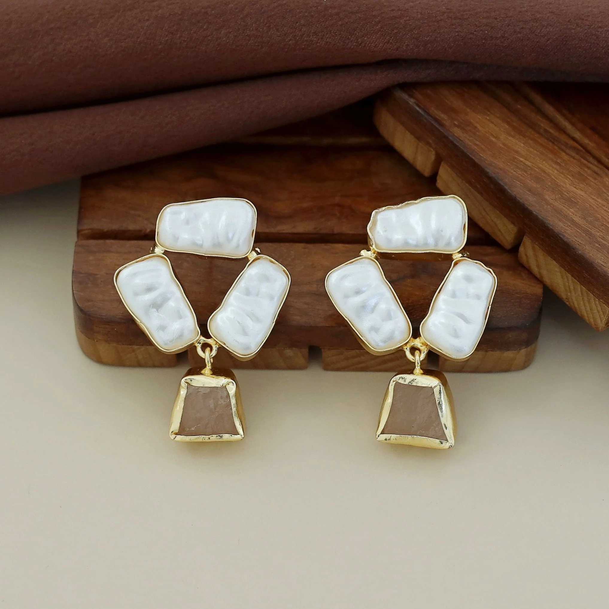 Shanaya Raw Stone + Baroque Earring - Image 11