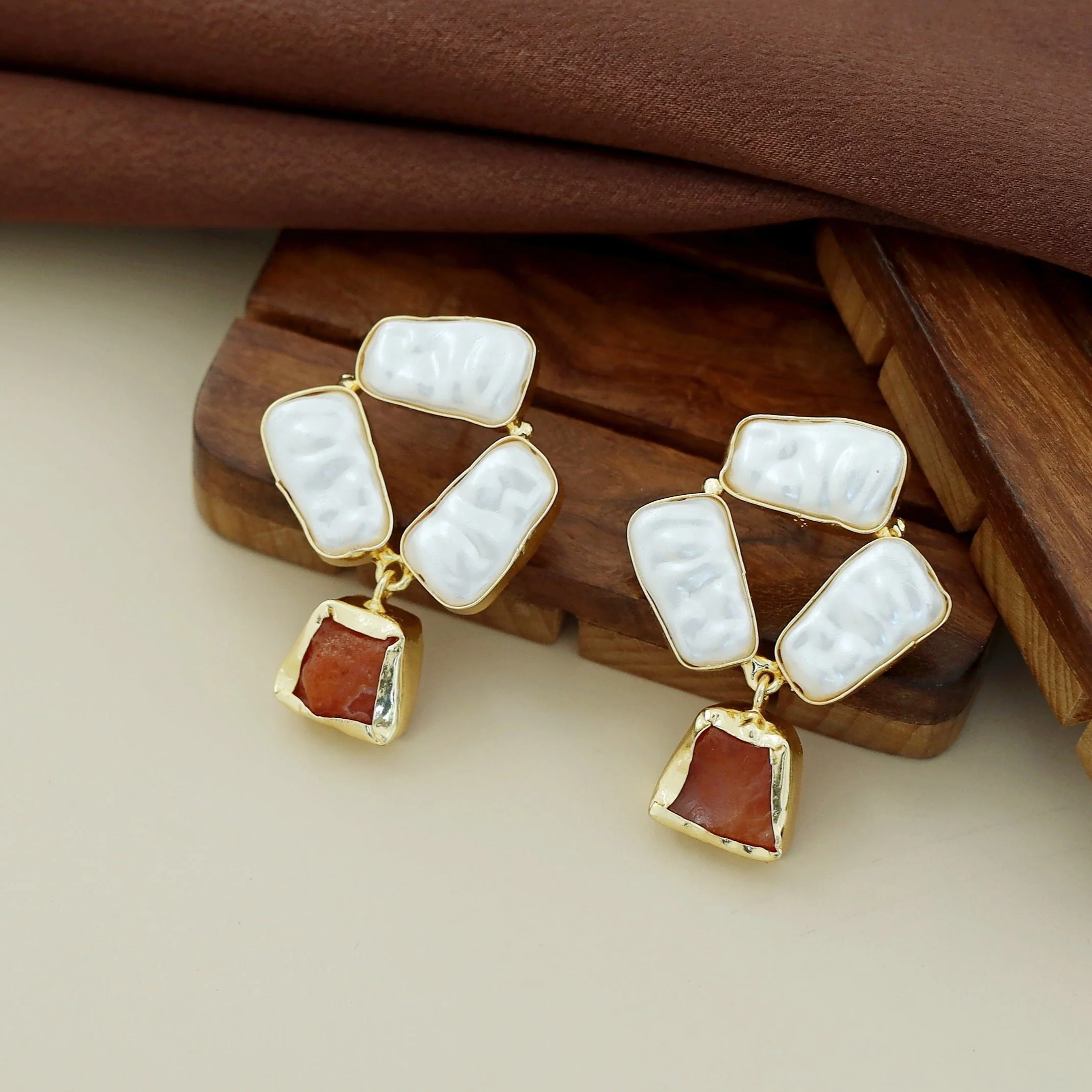 Shanaya Raw Stone + Baroque Earring - Image 12