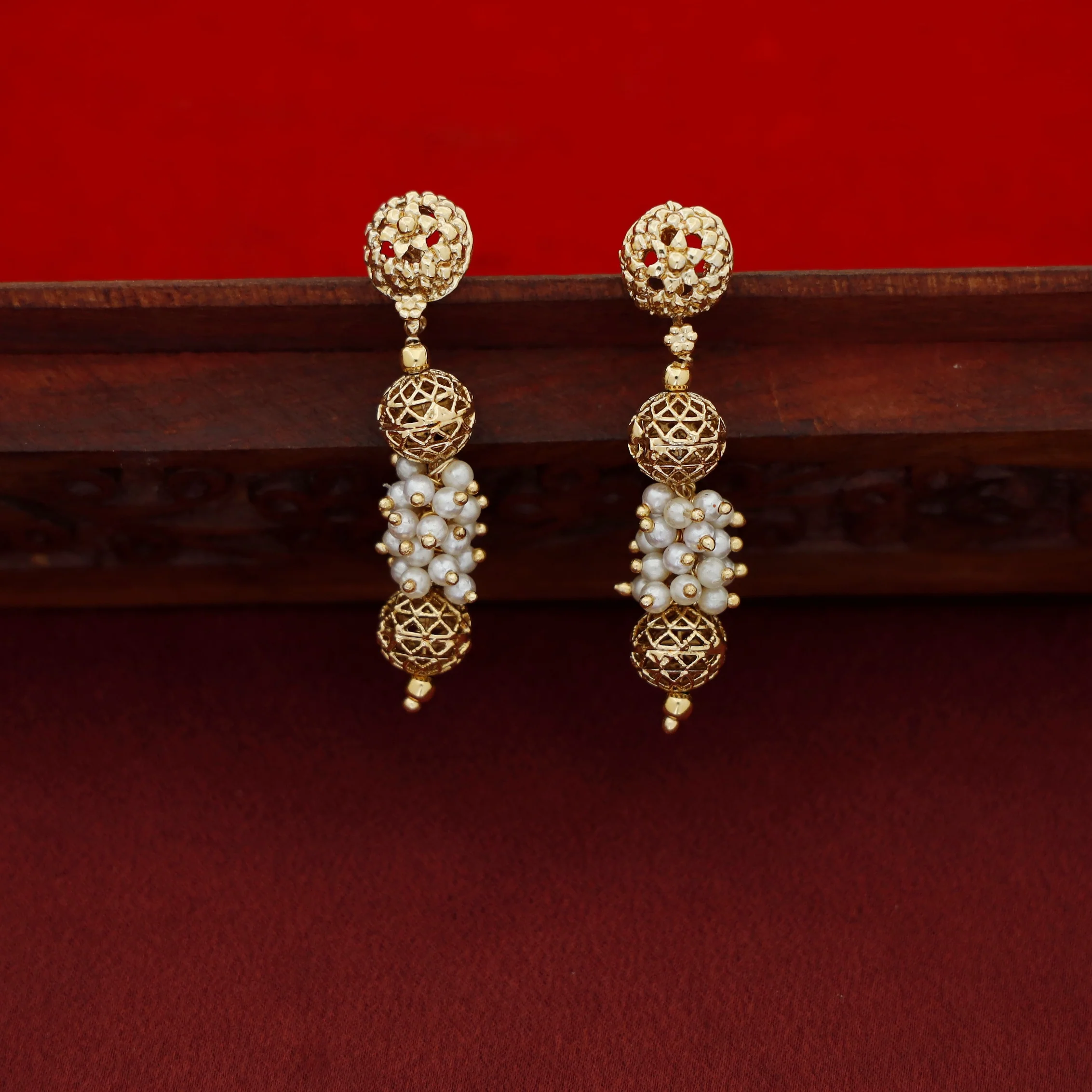 Sheba Golden Ball Cluster Pearl Neckpiece With Earring - Image 5