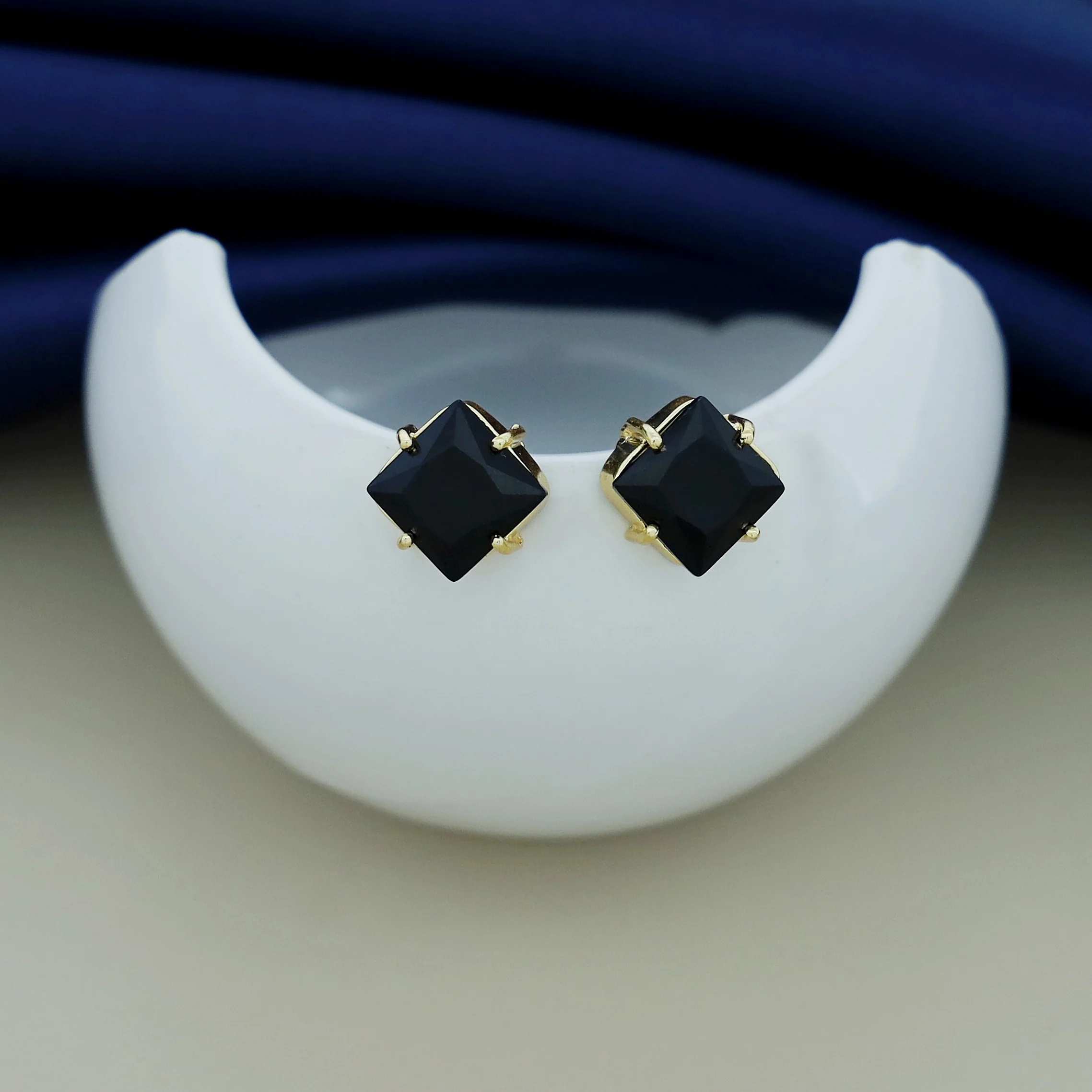 Shibani Diamond Glossy Stud - Image 16