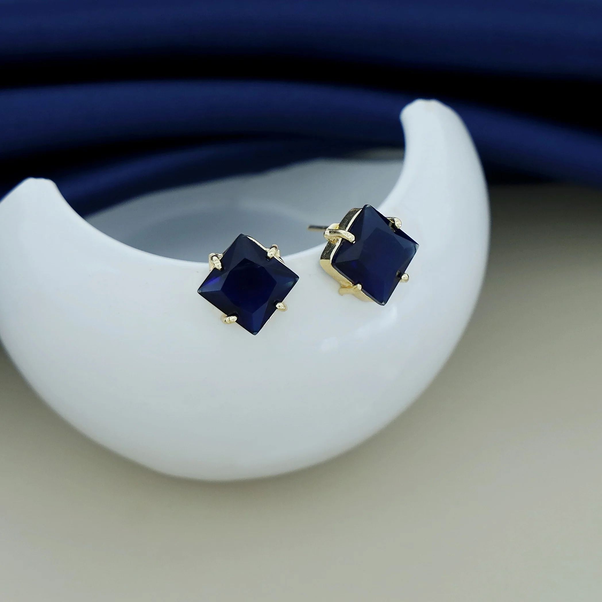 Shibani Diamond Glossy Stud - Image 6
