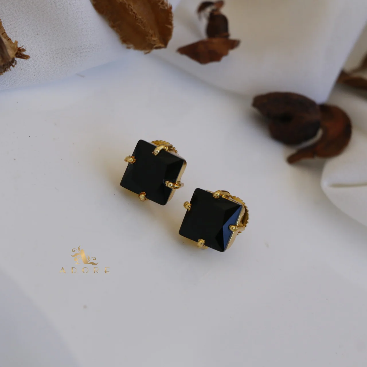 Shibani Diamond Glossy Stud - Image 9