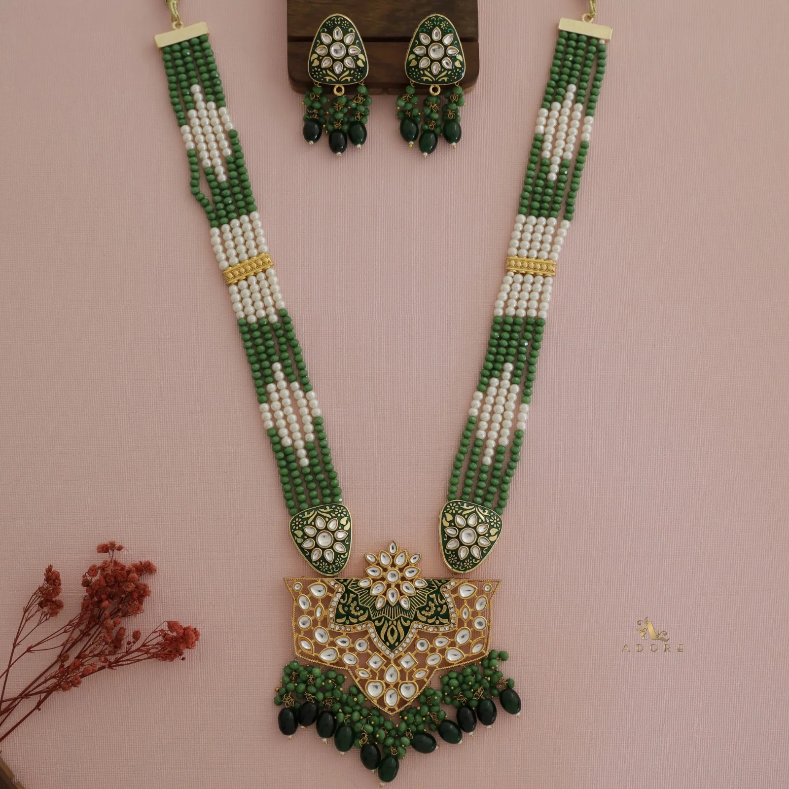 Shivangi Onyx  Kundan Neckpiece With Earring - Image 11