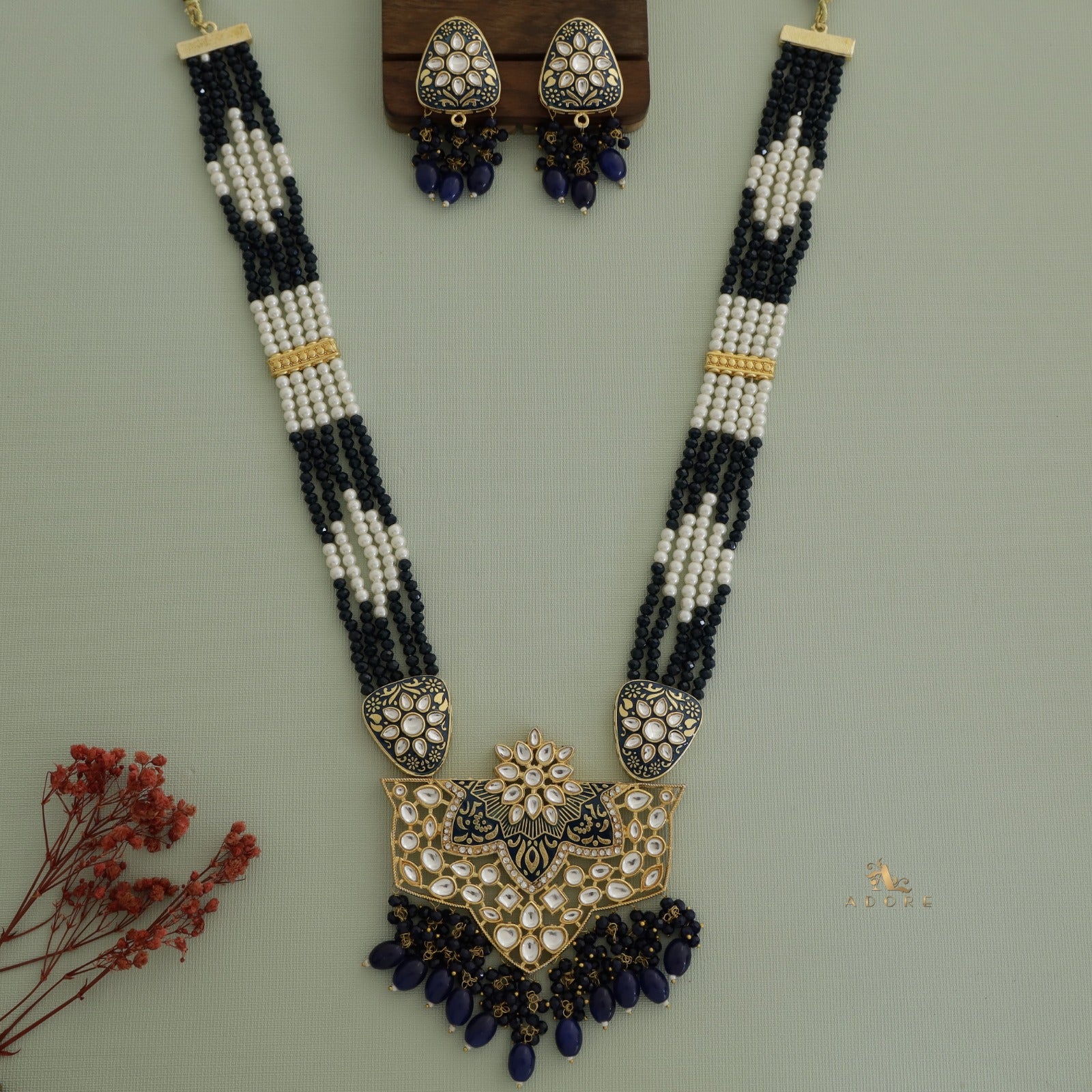 Shivangi Onyx  Kundan Neckpiece With Earring - Image 3
