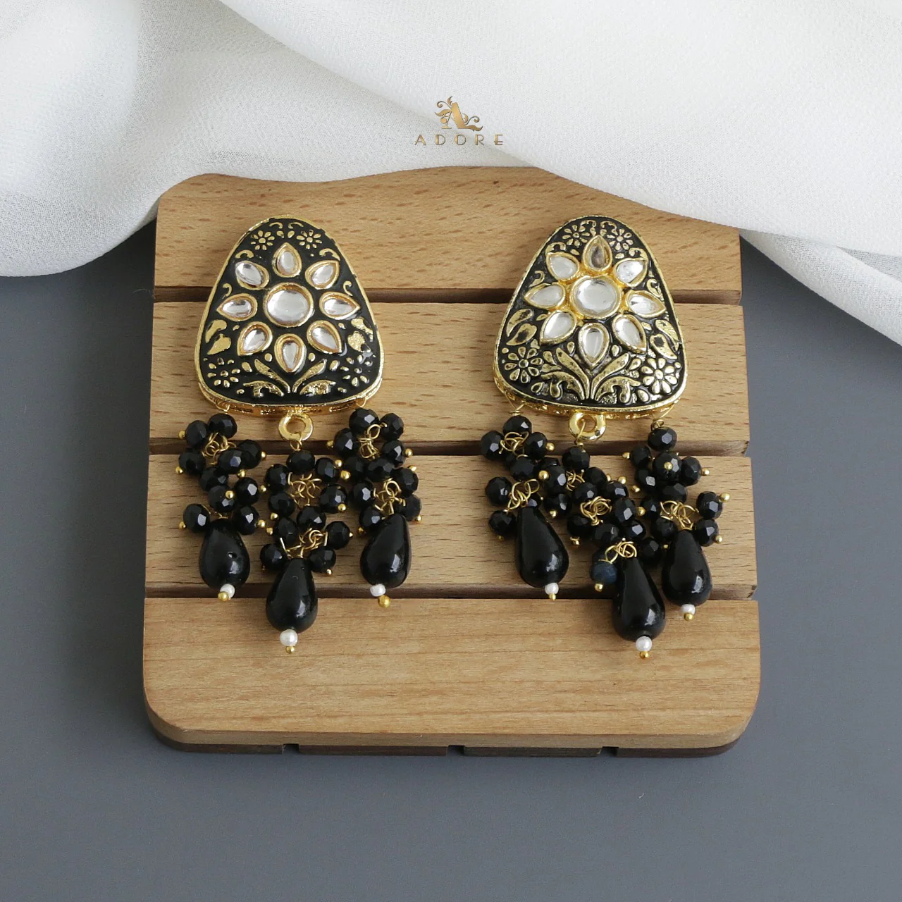 Shivangi Onyx  Kundan Neckpiece With Earring - Image 7